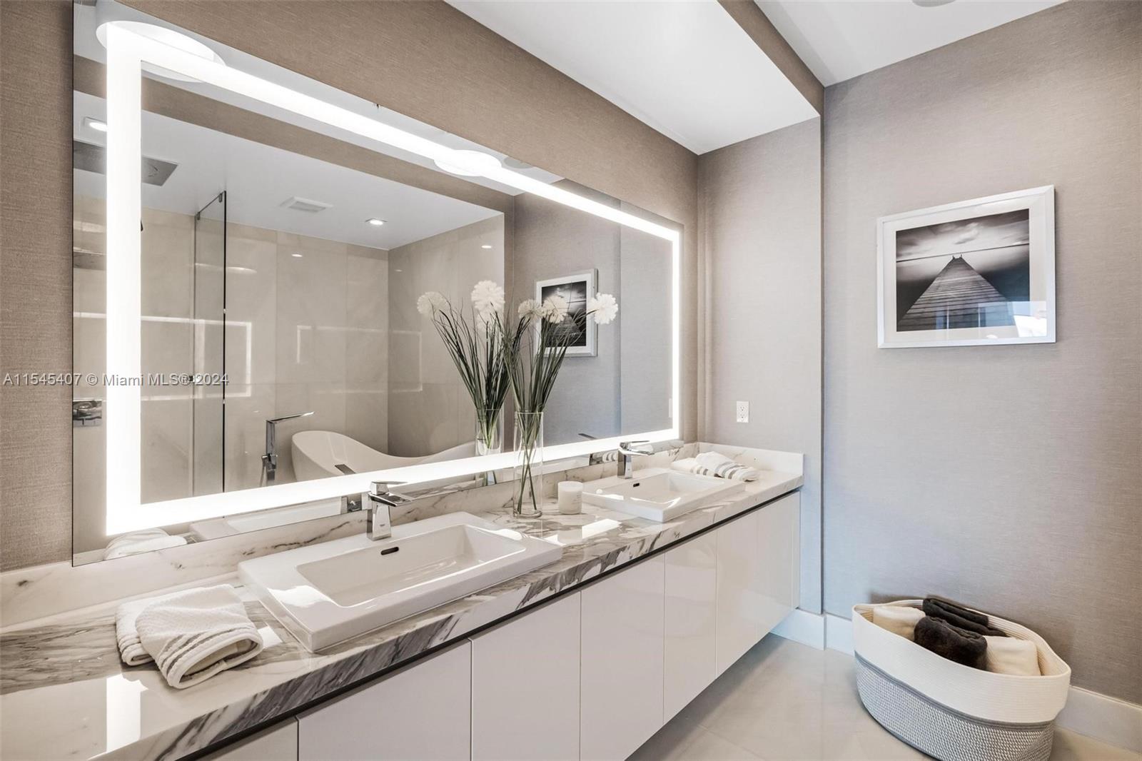 330 Sunny Isles Blvd, Sunny Isles Beach, FL, 33160 United States, 3 Bedrooms Bedrooms, ,4 BathroomsBathrooms,Residential,For Sale,Sunny Isles Blvd,A11545407