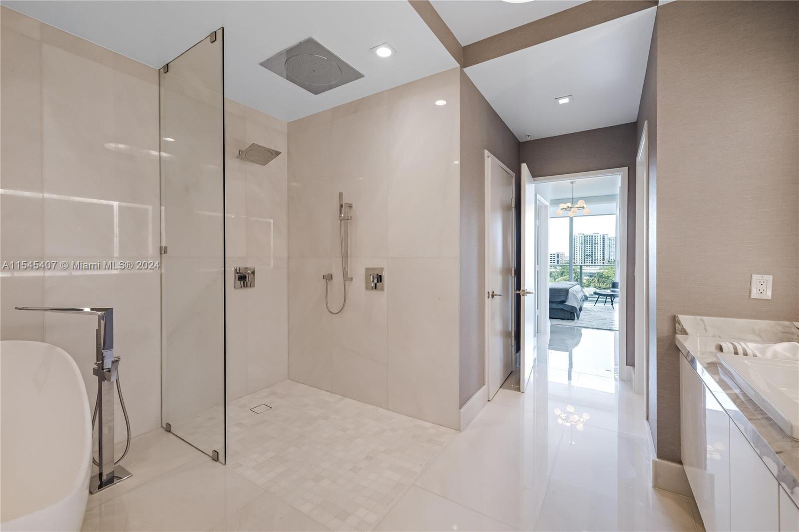 330 Sunny Isles Blvd, Sunny Isles Beach, FL, 33160 United States, 3 Bedrooms Bedrooms, ,4 BathroomsBathrooms,Residential,For Sale,Sunny Isles Blvd,A11545407