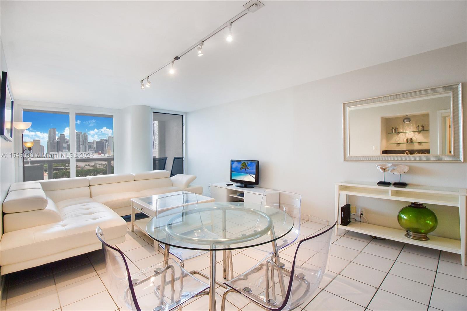 1717 N Bayshore Dr A-1553, Miami, Florida 33132, 1 Bedroom Bedrooms, ,1 BathroomBathrooms,Residentiallease,For Rent,1717 N Bayshore Dr A-1553,A11545090