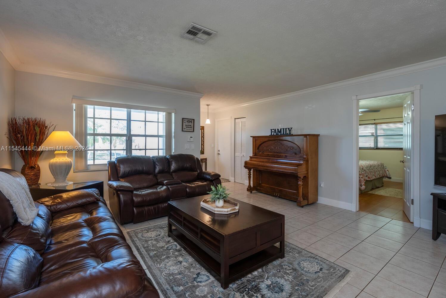 1302 N Fieldlark Ln, Homestead, Florida 33035, 3 Bedrooms Bedrooms, ,2 BathroomsBathrooms,Residential,For Sale,1302 N Fieldlark Ln,A11545444