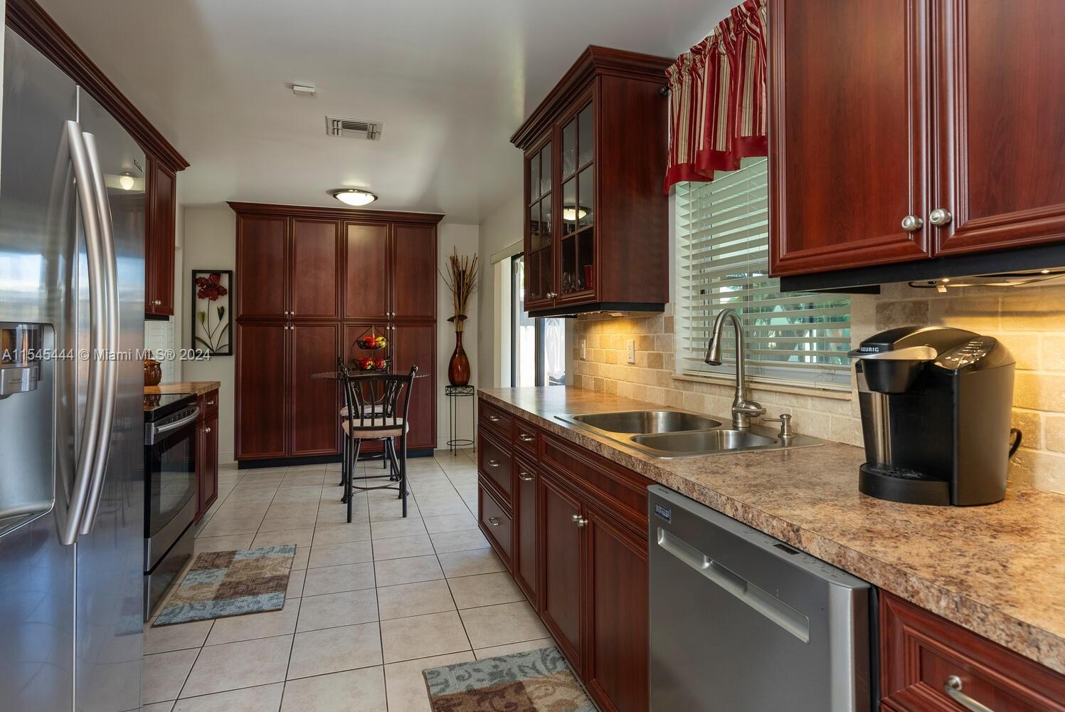 1302 N Fieldlark Ln, Homestead, Florida 33035, 3 Bedrooms Bedrooms, ,2 BathroomsBathrooms,Residential,For Sale,1302 N Fieldlark Ln,A11545444