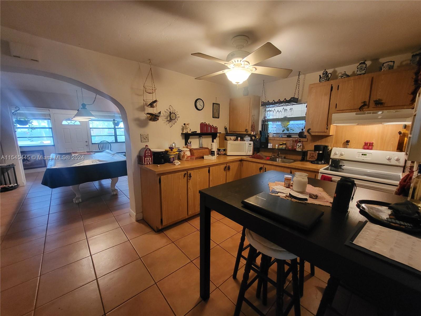 Dania Beach, Florida 33004, 3 Bedrooms Bedrooms, ,2 BathroomsBathrooms,Residential,For Sale,A11545445