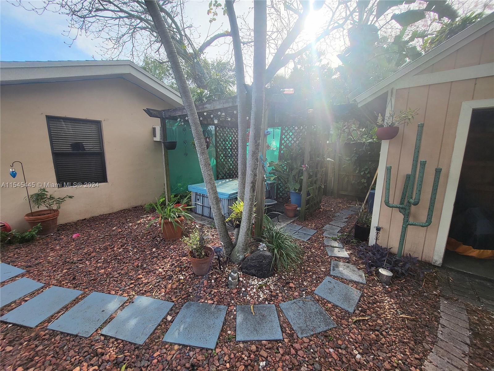 Dania Beach, Florida 33004, 3 Bedrooms Bedrooms, ,2 BathroomsBathrooms,Residential,For Sale,A11545445