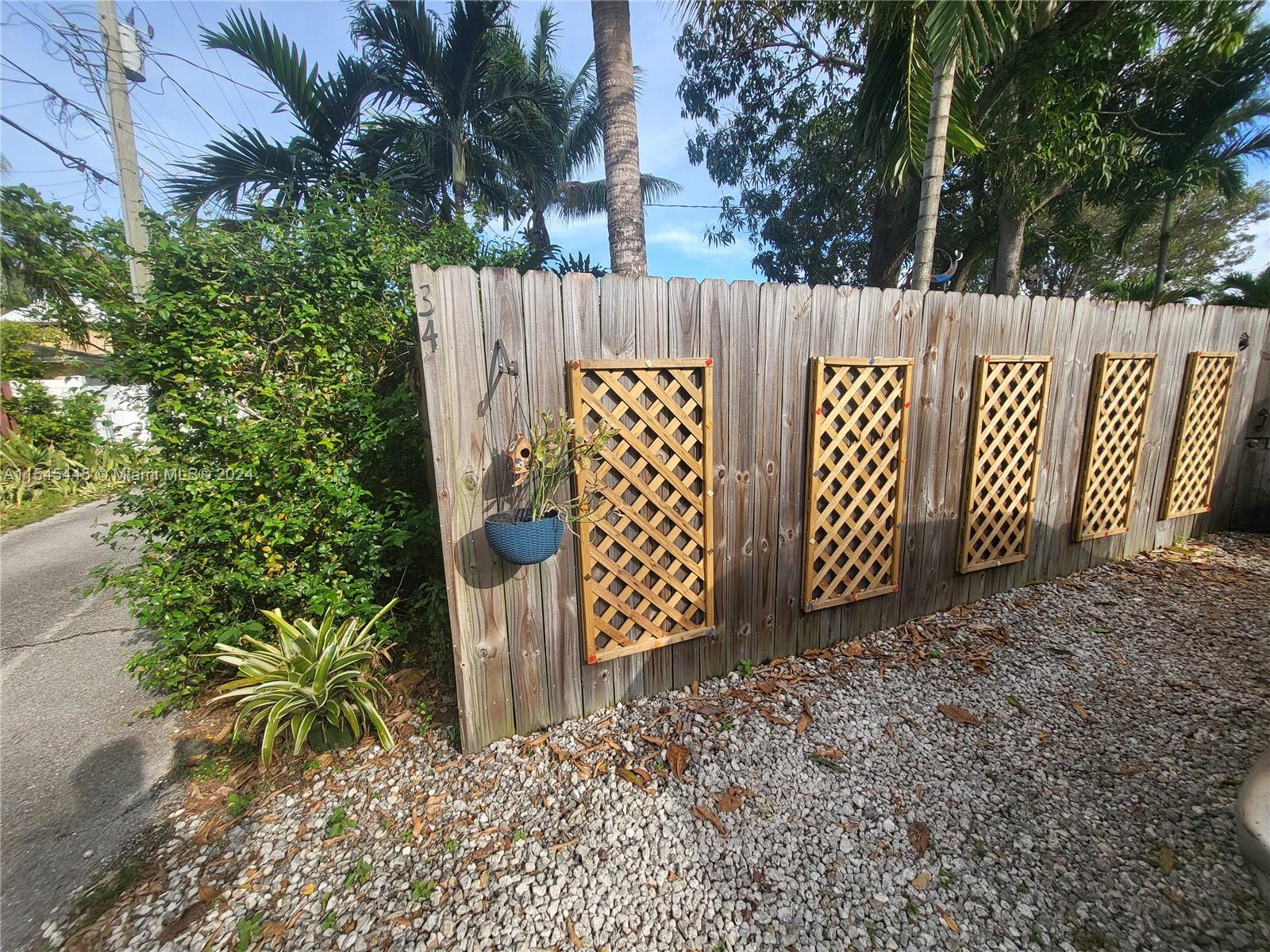 Dania Beach, Florida 33004, 3 Bedrooms Bedrooms, ,2 BathroomsBathrooms,Residential,For Sale,A11545445