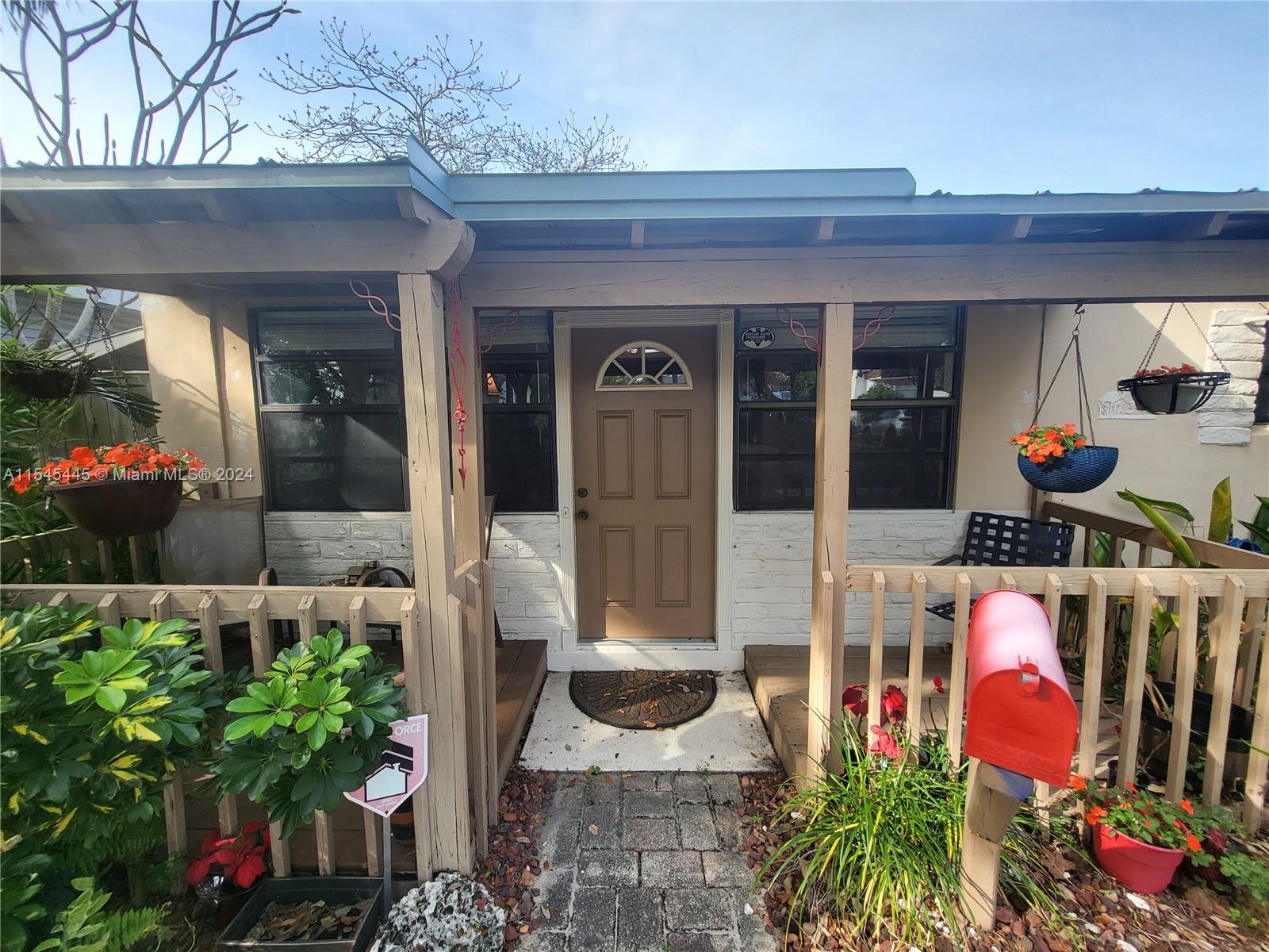 Dania Beach, Florida 33004, 3 Bedrooms Bedrooms, ,2 BathroomsBathrooms,Residential,For Sale,A11545445