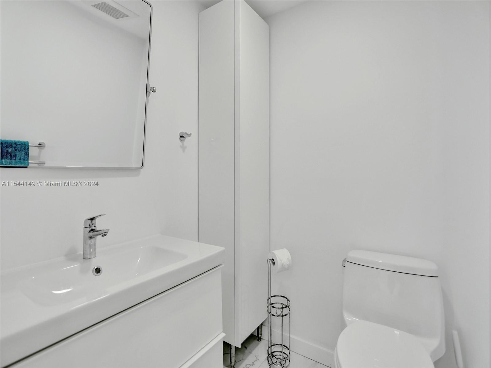 1980 S Ocean Dr 15Q (Available June 1), Hallandale Beach, Florida 33009, 3 Bedrooms Bedrooms, ,2 BathroomsBathrooms,Residentiallease,For Rent,1980 S Ocean Dr 15Q (Available June 1),A11544149