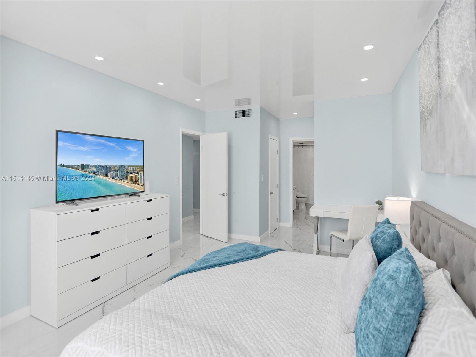 1980 S Ocean Dr 15Q (Available June 1), Hallandale Beach, Florida 33009, 3 Bedrooms Bedrooms, ,2 BathroomsBathrooms,Residentiallease,For Rent,1980 S Ocean Dr 15Q (Available June 1),A11544149