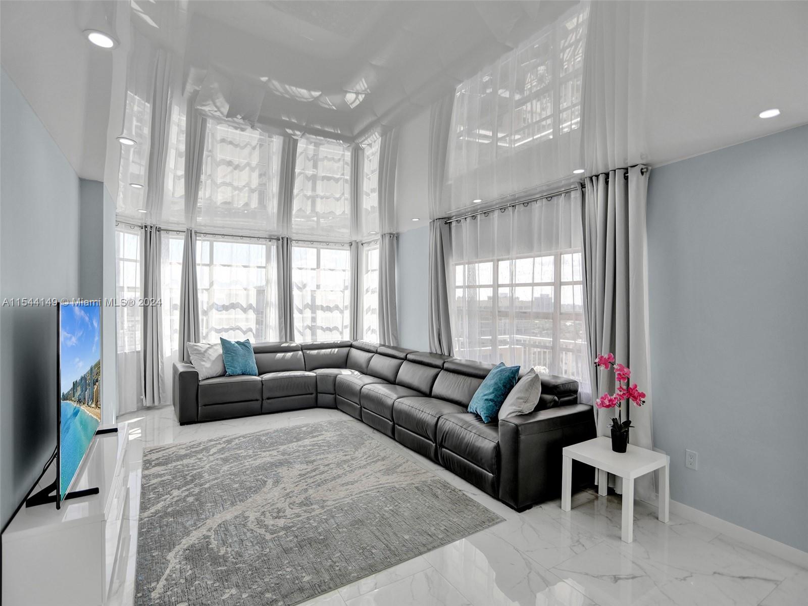 1980 S Ocean Dr 15Q (Available June 1), Hallandale Beach, Florida 33009, 3 Bedrooms Bedrooms, ,2 BathroomsBathrooms,Residentiallease,For Rent,1980 S Ocean Dr 15Q (Available June 1),A11544149