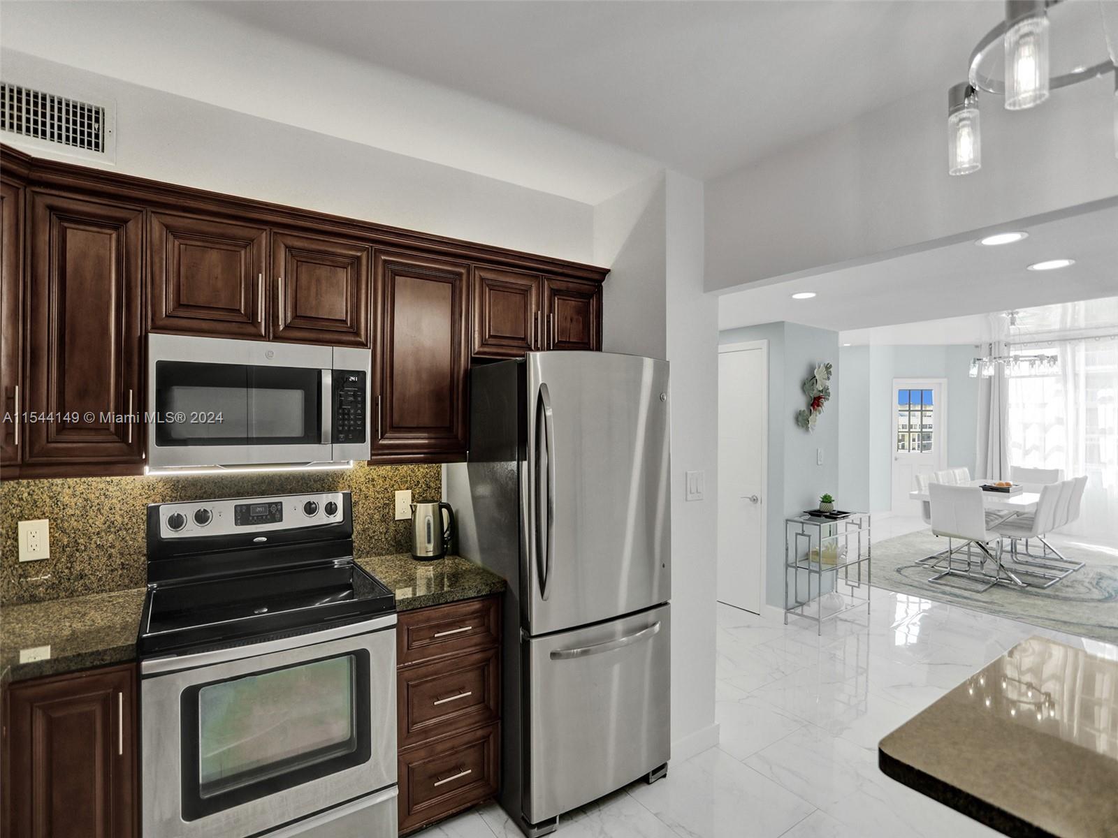 1980 S Ocean Dr 15Q (Available June 1), Hallandale Beach, Florida 33009, 3 Bedrooms Bedrooms, ,2 BathroomsBathrooms,Residentiallease,For Rent,1980 S Ocean Dr 15Q (Available June 1),A11544149