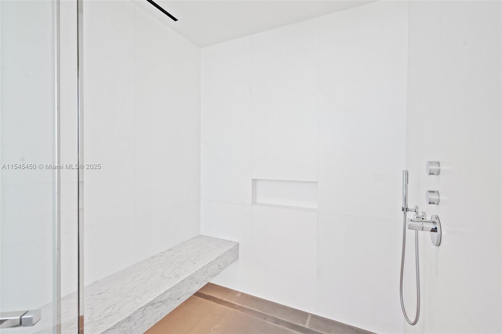 2000 S Ocean Dr 25A, Hallandale Beach, Florida 33009, 3 Bedrooms Bedrooms, ,3 BathroomsBathrooms,Residentiallease,For Rent,2000 S Ocean Dr 25A,A11545450