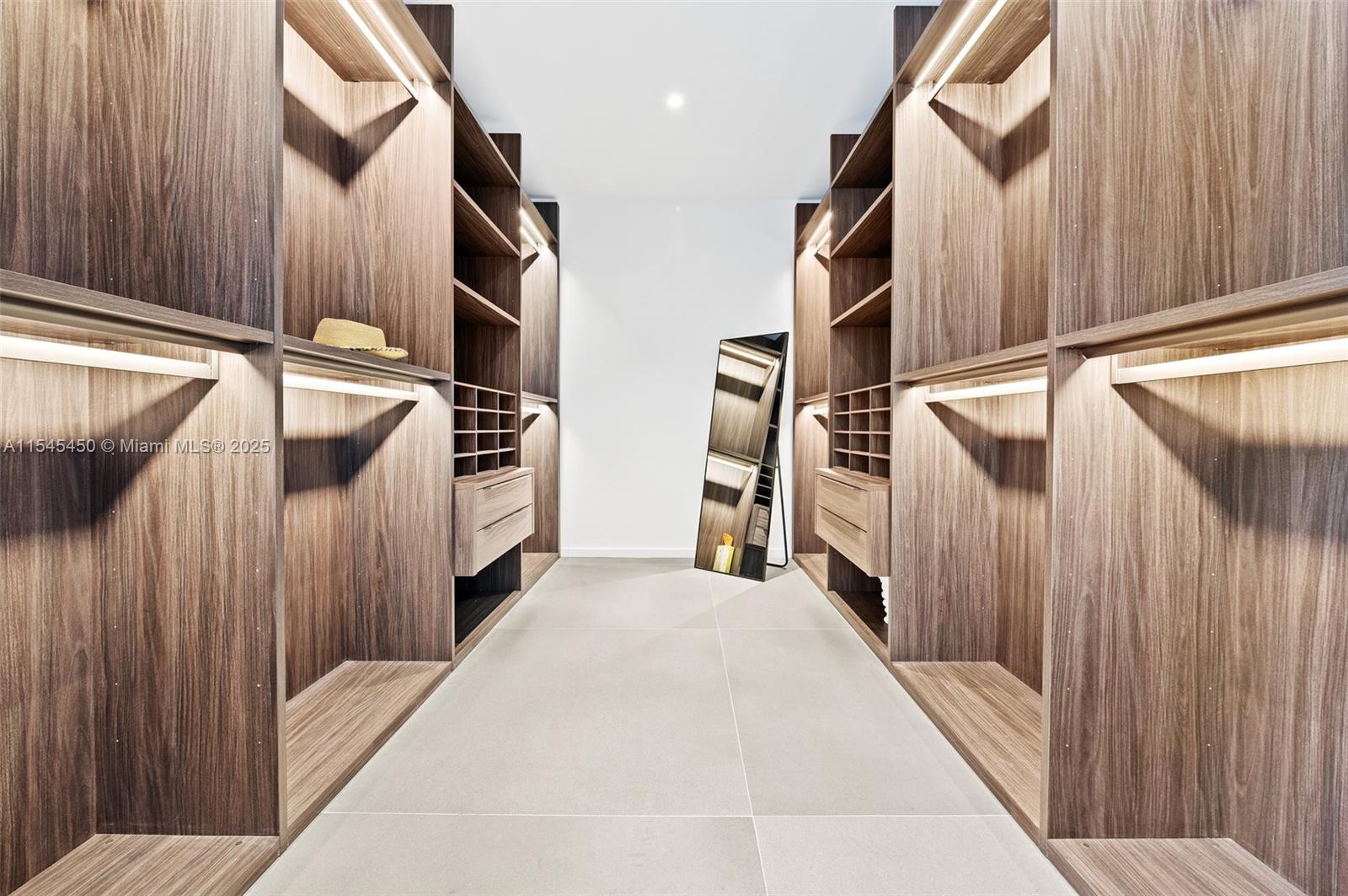 2000 S Ocean Dr 25A, Hallandale Beach, Florida 33009, 3 Bedrooms Bedrooms, ,3 BathroomsBathrooms,Residentiallease,For Rent,2000 S Ocean Dr 25A,A11545450