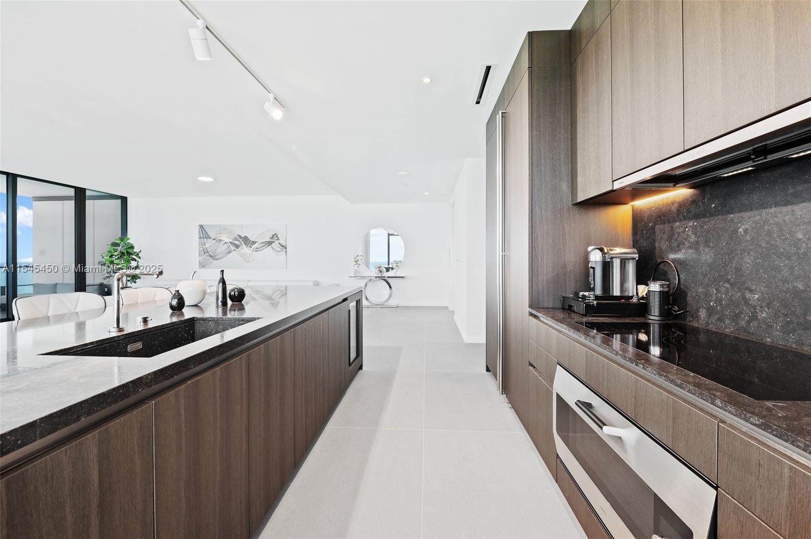 2000 S Ocean Dr 25A, Hallandale Beach, Florida 33009, 3 Bedrooms Bedrooms, ,3 BathroomsBathrooms,Residentiallease,For Rent,2000 S Ocean Dr 25A,A11545450