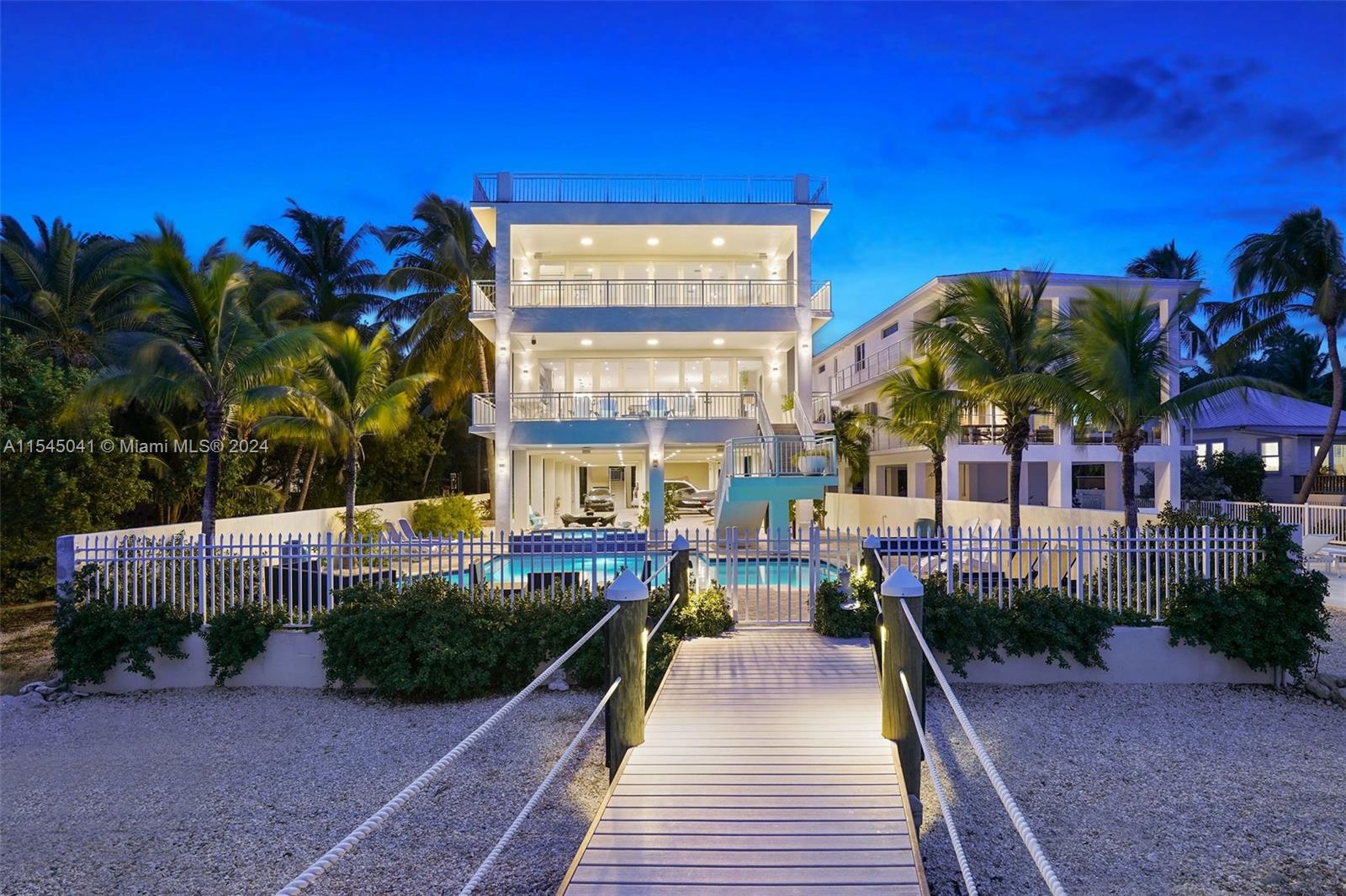 248 Tarpon St, Tavernier, FL, 33070 United States, 5 Bedrooms Bedrooms, ,5 BathroomsBathrooms,Residential,For Sale,Tarpon St,A11545041