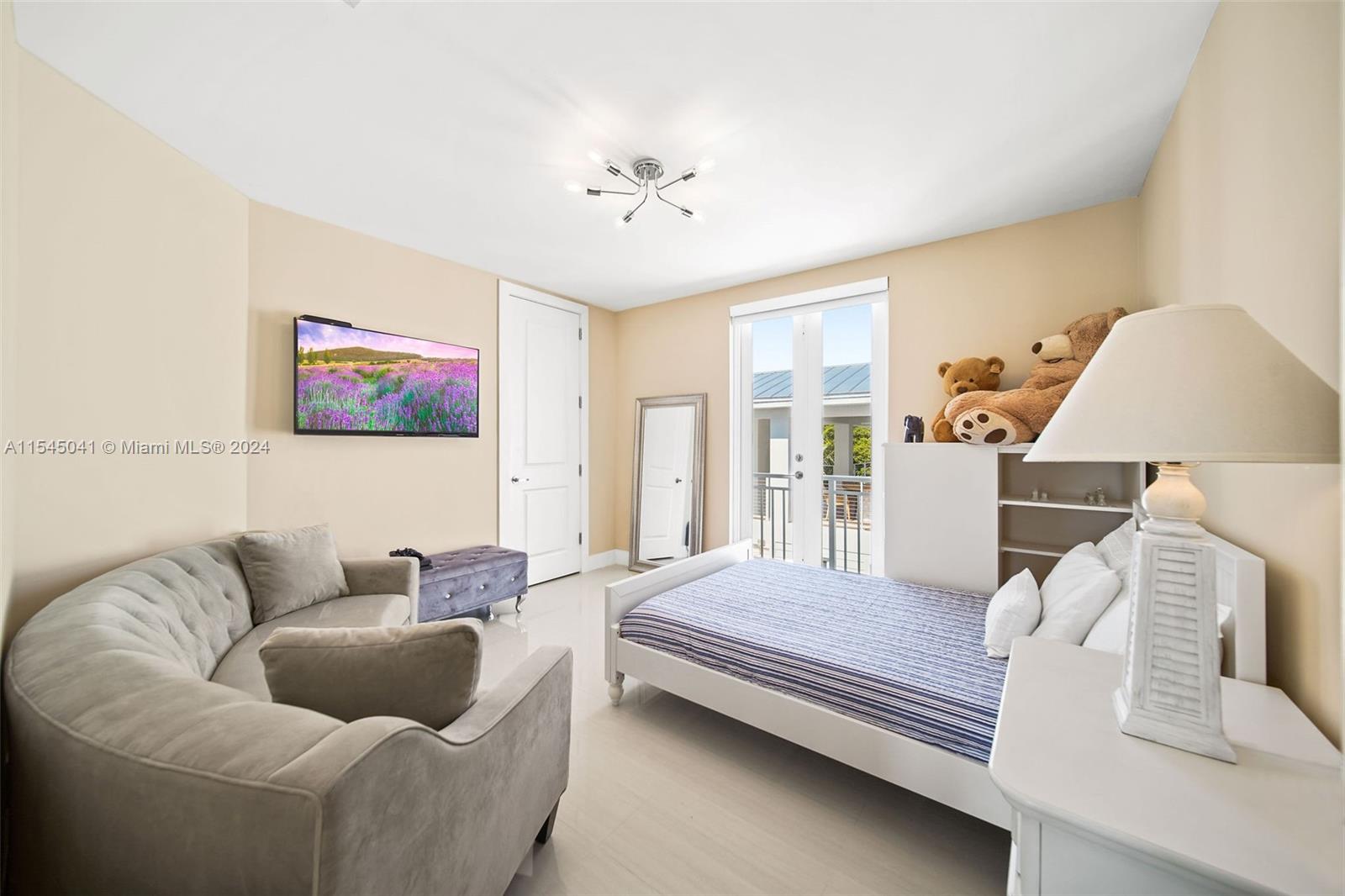 248 Tarpon St, Tavernier, FL, 33070 United States, 5 Bedrooms Bedrooms, ,5 BathroomsBathrooms,Residential,For Sale,Tarpon St,A11545041