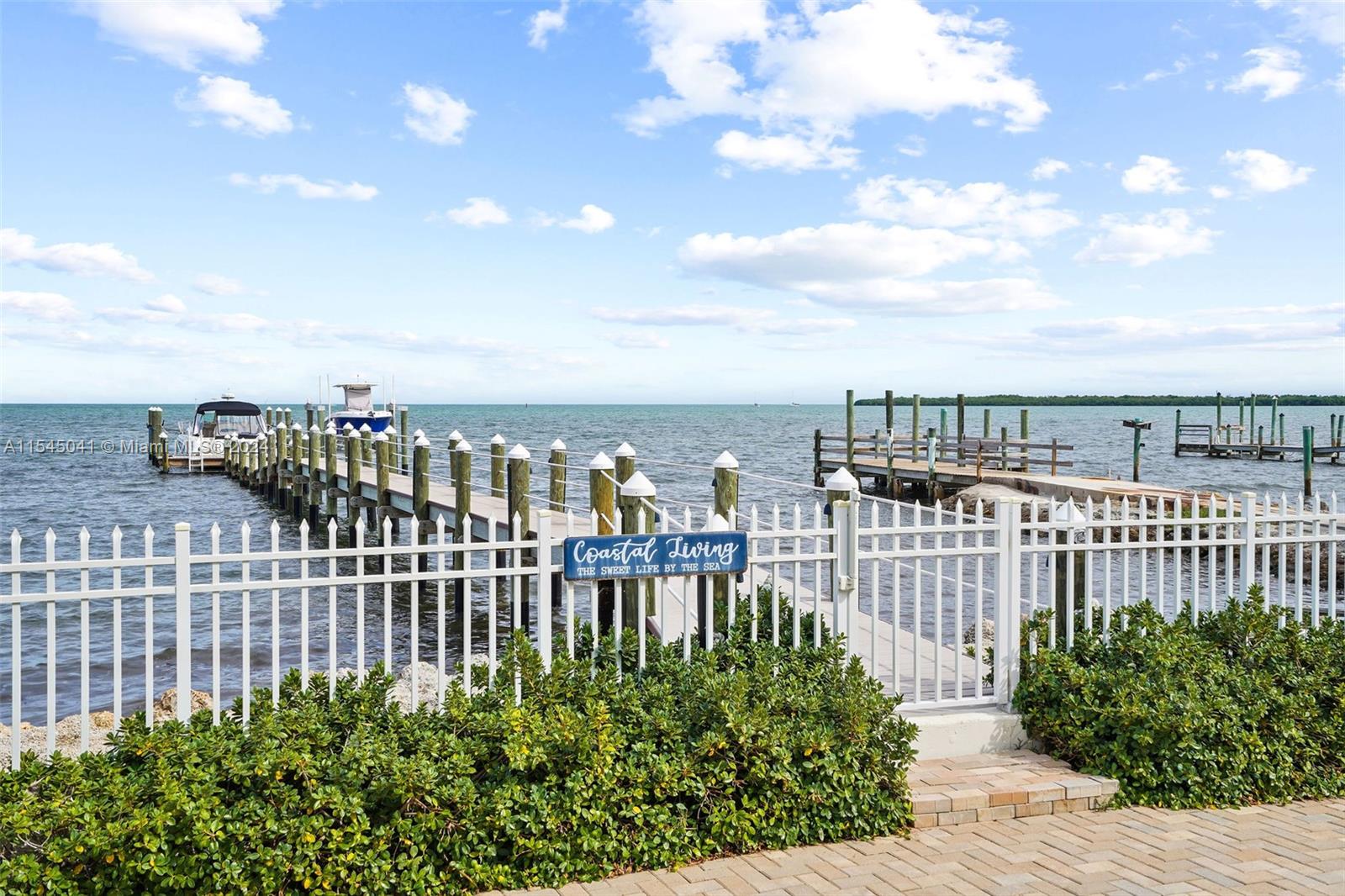 248 Tarpon St, Tavernier, FL, 33070 United States, 5 Bedrooms Bedrooms, ,5 BathroomsBathrooms,Residential,For Sale,Tarpon St,A11545041