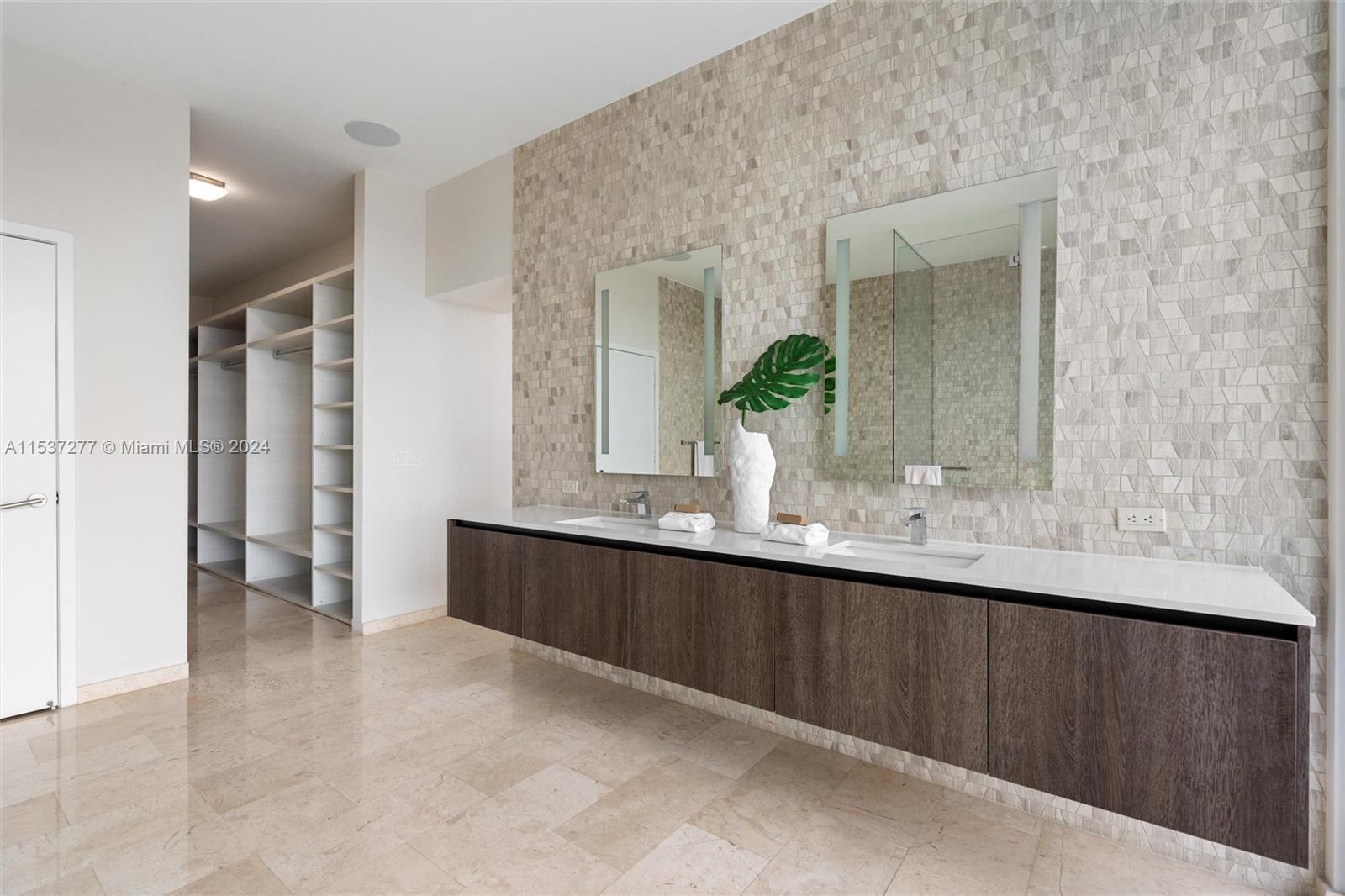 88 7 Street, Miami, FL, 33130 United States, 4 Bedrooms Bedrooms, ,4 BathroomsBathrooms,Residential,For Sale,7 Street,A11537277