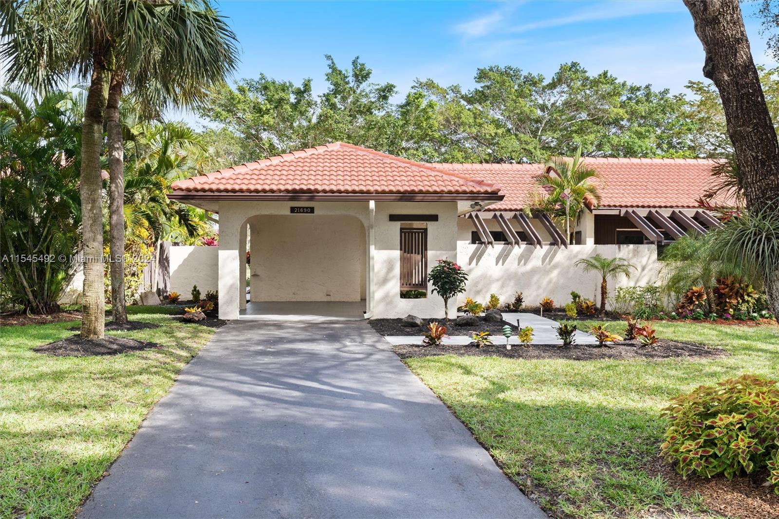 21690 Tall Palm Cir, Boca Raton, FL, 33433 United States, 2 Bedrooms Bedrooms, ,2 BathroomsBathrooms,Residential,For Sale,Tall Palm Cir,A11545492