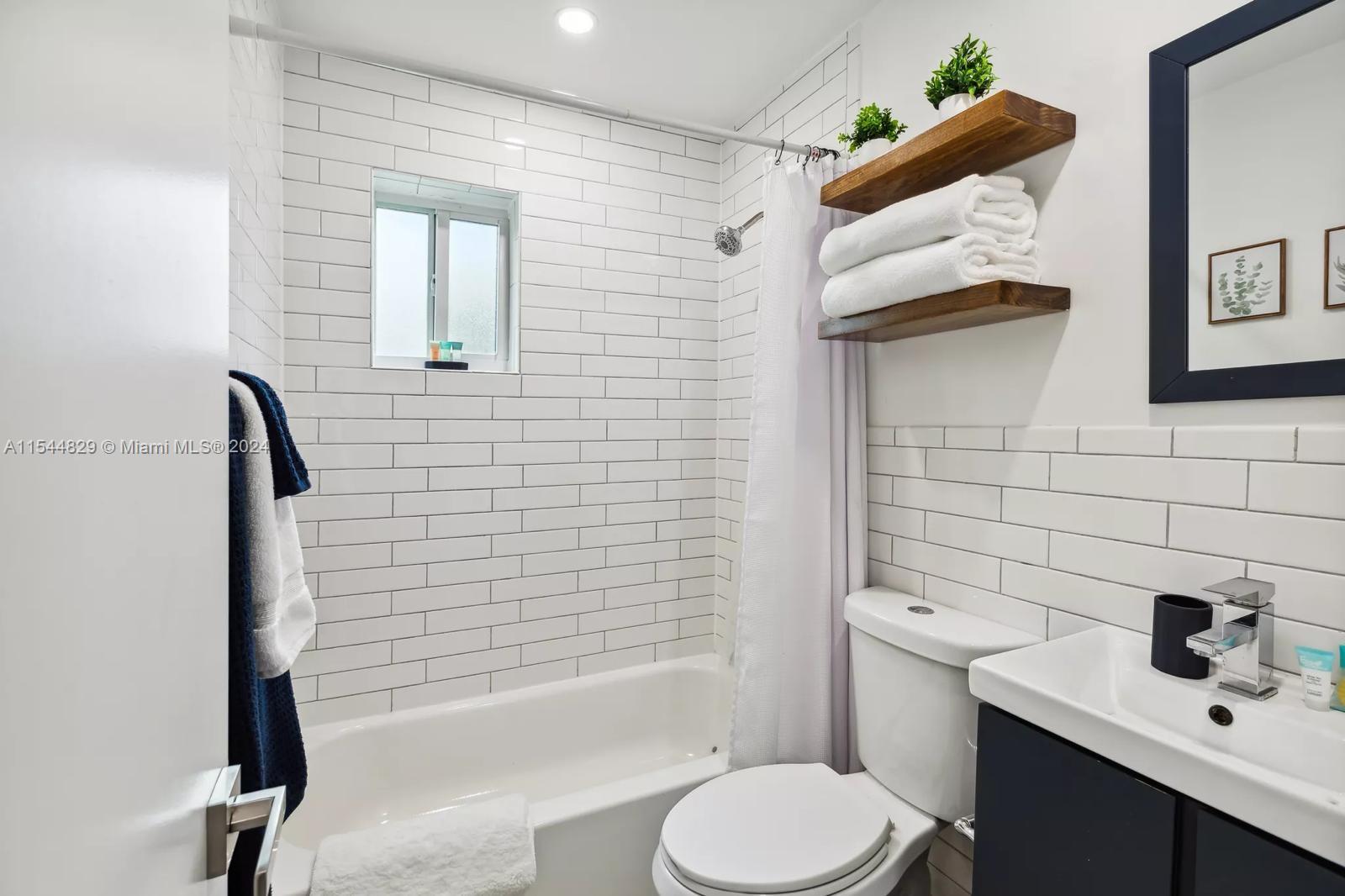 260 NE 46th St, Miami, Florida 33137, 3 Bedrooms Bedrooms, ,2 BathroomsBathrooms,Residentiallease,For Rent,260 NE 46th St,A11544829