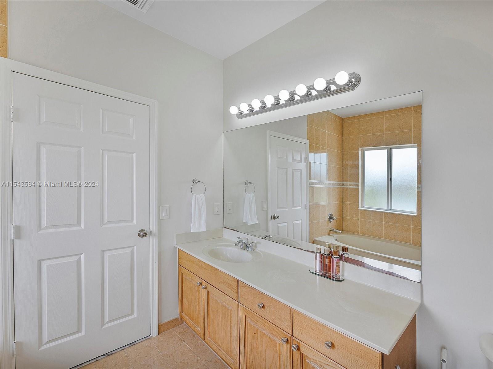 4122 NE 30th St, Homestead, Florida 33033, 4 Bedrooms Bedrooms, ,3 BathroomsBathrooms,Residential,For Sale,4122 NE 30th St,A11543584