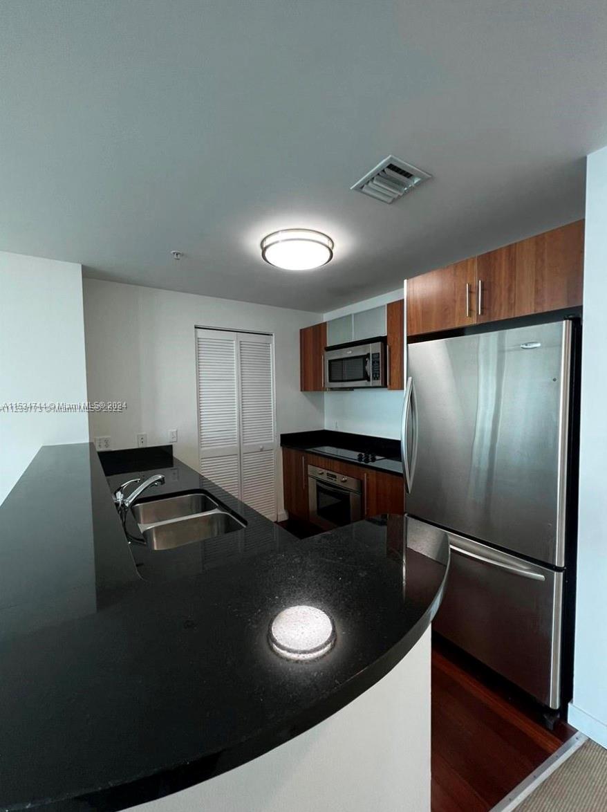 300 S Biscayne Blvd T-1606, Miami, Florida 33131, 2 Bedrooms Bedrooms, ,2 BathroomsBathrooms,Residentiallease,For Rent,300 S Biscayne Blvd T-1606,A11534744