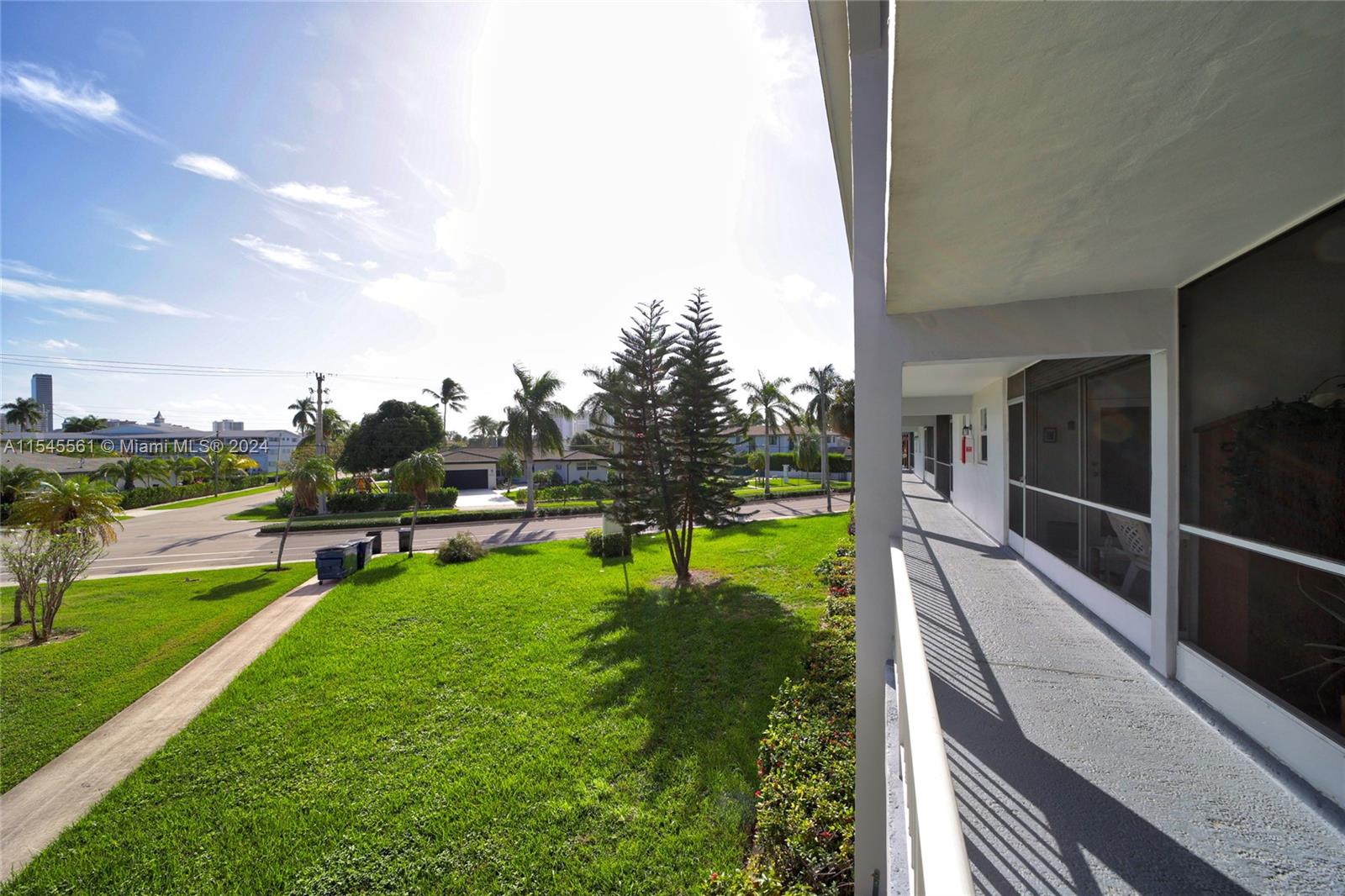 541 Blue Heron Dr 205, Hallandale Beach, Florida 33009, 2 Bedrooms Bedrooms, ,2 BathroomsBathrooms,Residential,For Sale,541 Blue Heron Dr 205,A11545561