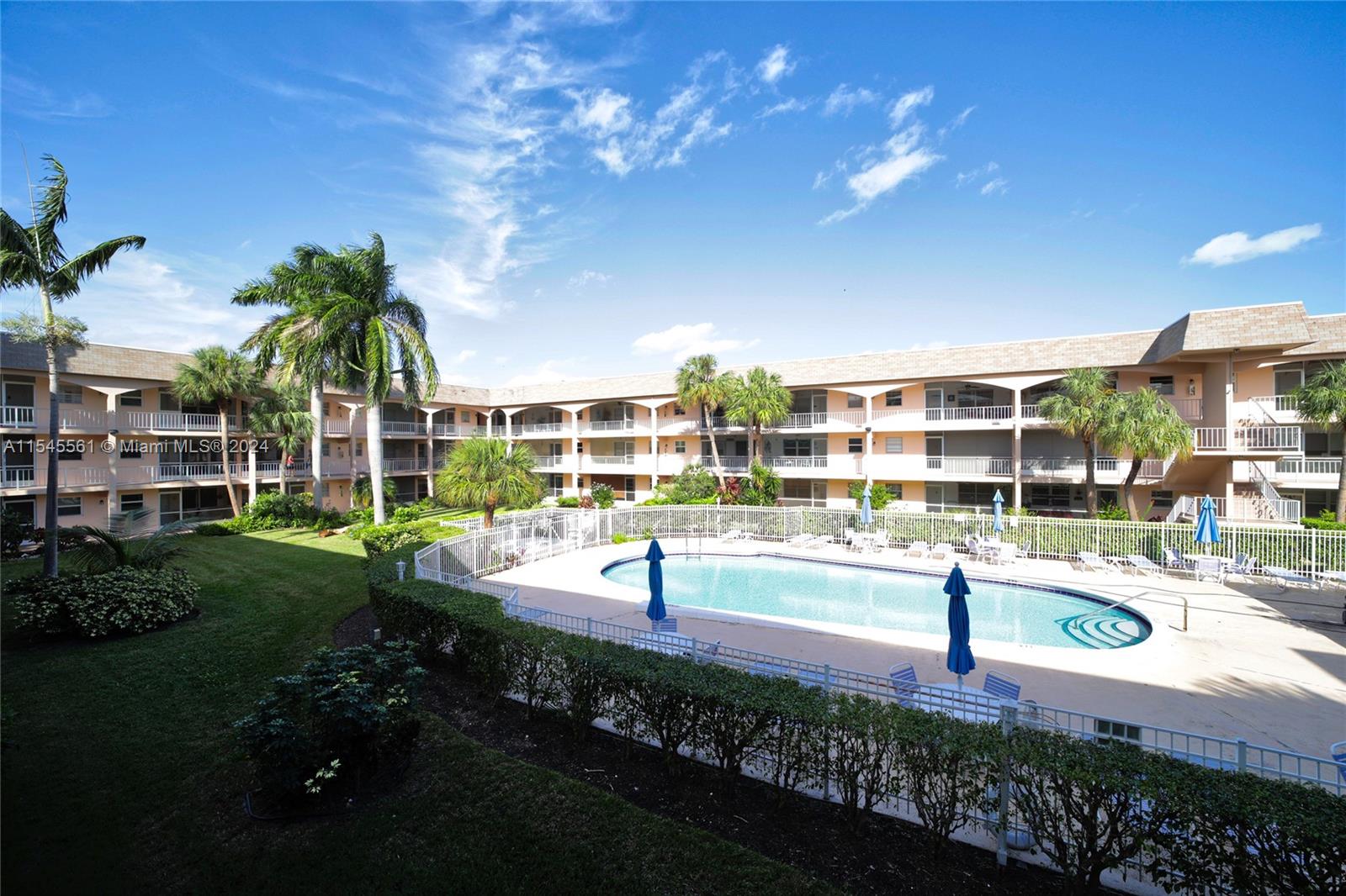 541 Blue Heron Dr 205, Hallandale Beach, Florida 33009, 2 Bedrooms Bedrooms, ,2 BathroomsBathrooms,Residential,For Sale,541 Blue Heron Dr 205,A11545561