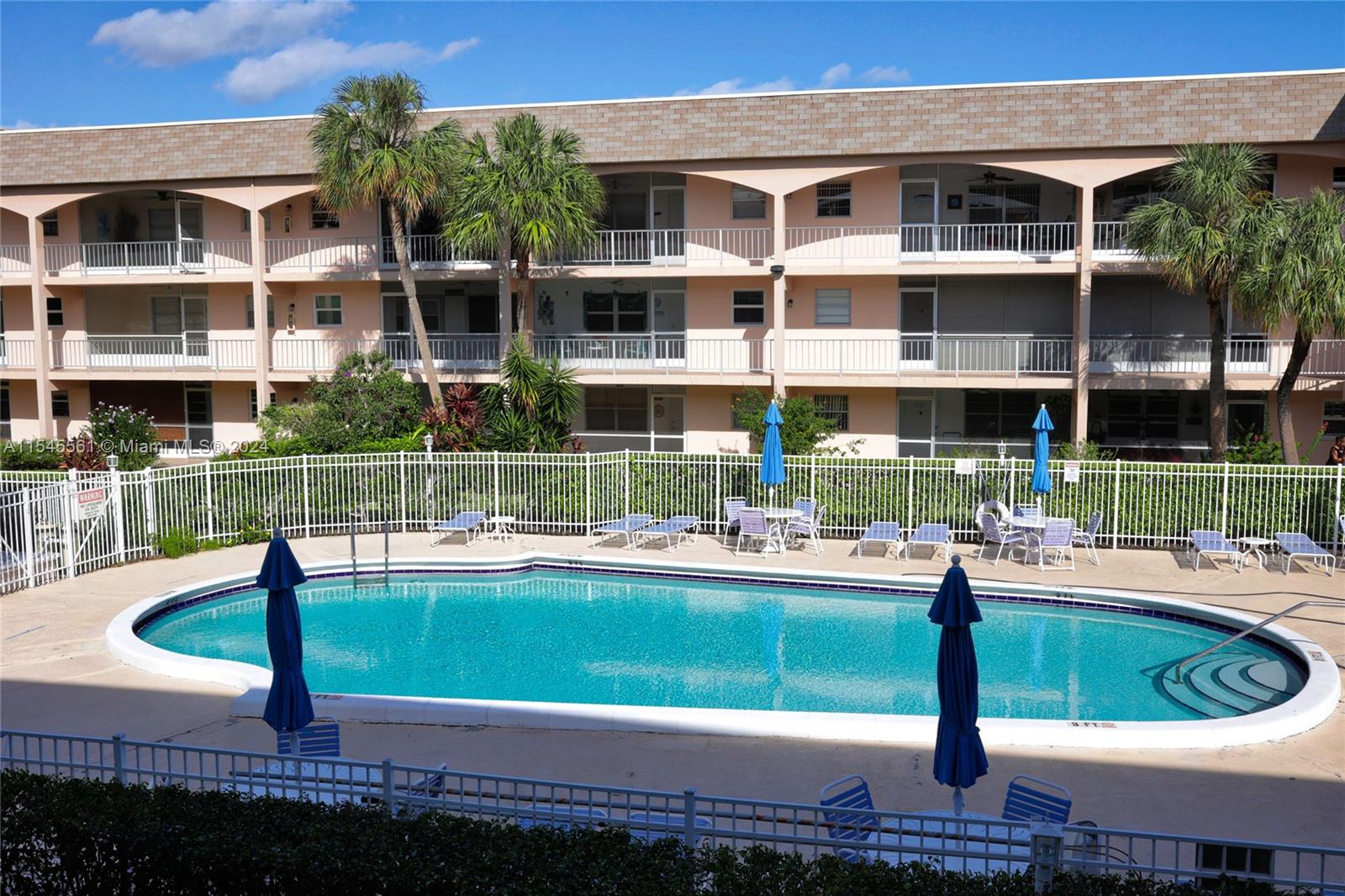 541 Blue Heron Dr 205, Hallandale Beach, Florida 33009, 2 Bedrooms Bedrooms, ,2 BathroomsBathrooms,Residential,For Sale,541 Blue Heron Dr 205,A11545561