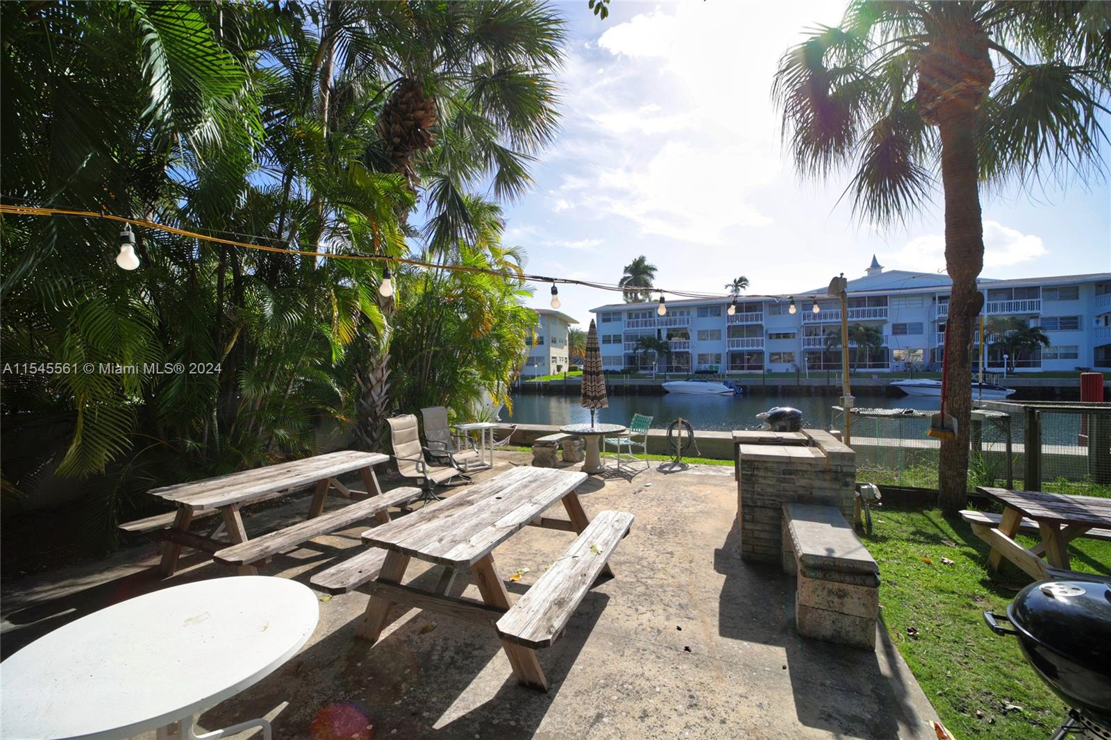 541 Blue Heron Dr 205, Hallandale Beach, Florida 33009, 2 Bedrooms Bedrooms, ,2 BathroomsBathrooms,Residential,For Sale,541 Blue Heron Dr 205,A11545561