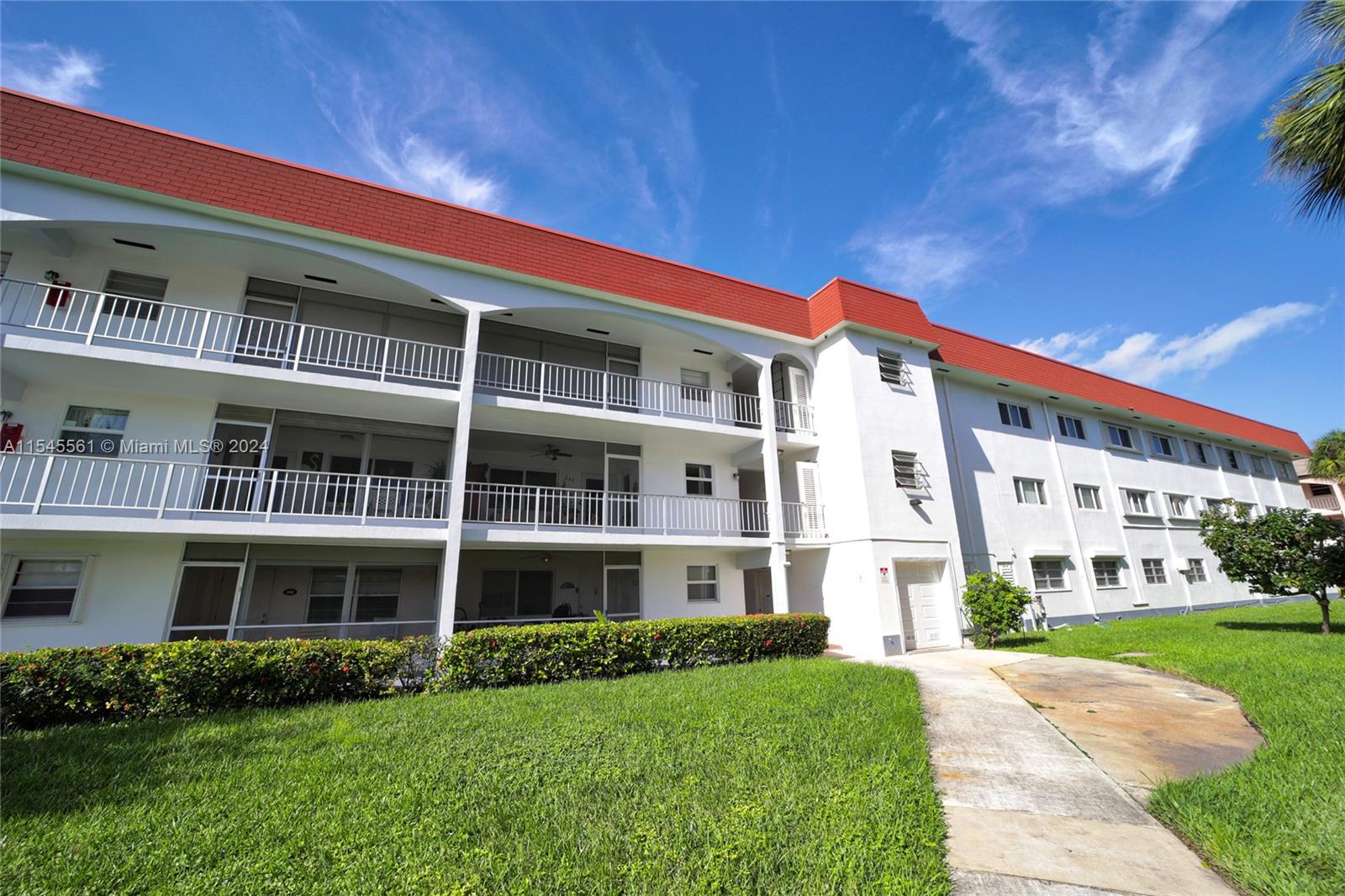 541 Blue Heron Dr 205, Hallandale Beach, Florida 33009, 2 Bedrooms Bedrooms, ,2 BathroomsBathrooms,Residential,For Sale,541 Blue Heron Dr 205,A11545561