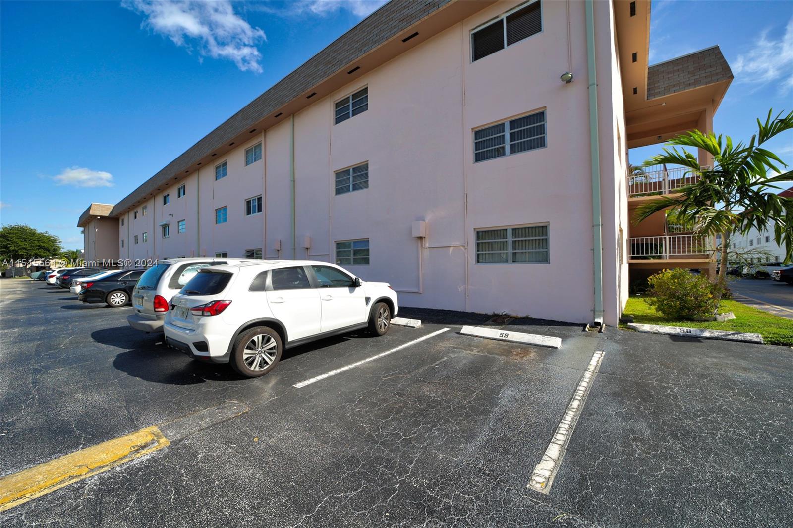 541 Blue Heron Dr 205, Hallandale Beach, Florida 33009, 2 Bedrooms Bedrooms, ,2 BathroomsBathrooms,Residential,For Sale,541 Blue Heron Dr 205,A11545561