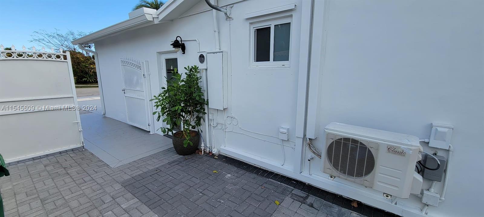 Miami, Florida 33173, 3 Bedrooms Bedrooms, ,3 BathroomsBathrooms,Residentiallease,For Rent,A11545609