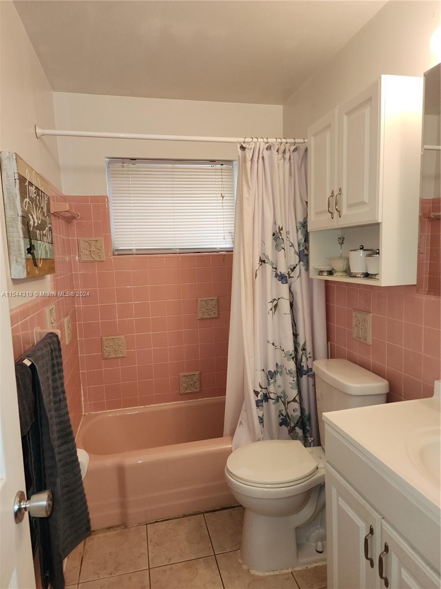 2241 Monroe St 11, Hollywood, Florida 33020, 1 Bedroom Bedrooms, ,1 BathroomBathrooms,Residentiallease,For Rent,2241 Monroe St 11,A11544319
