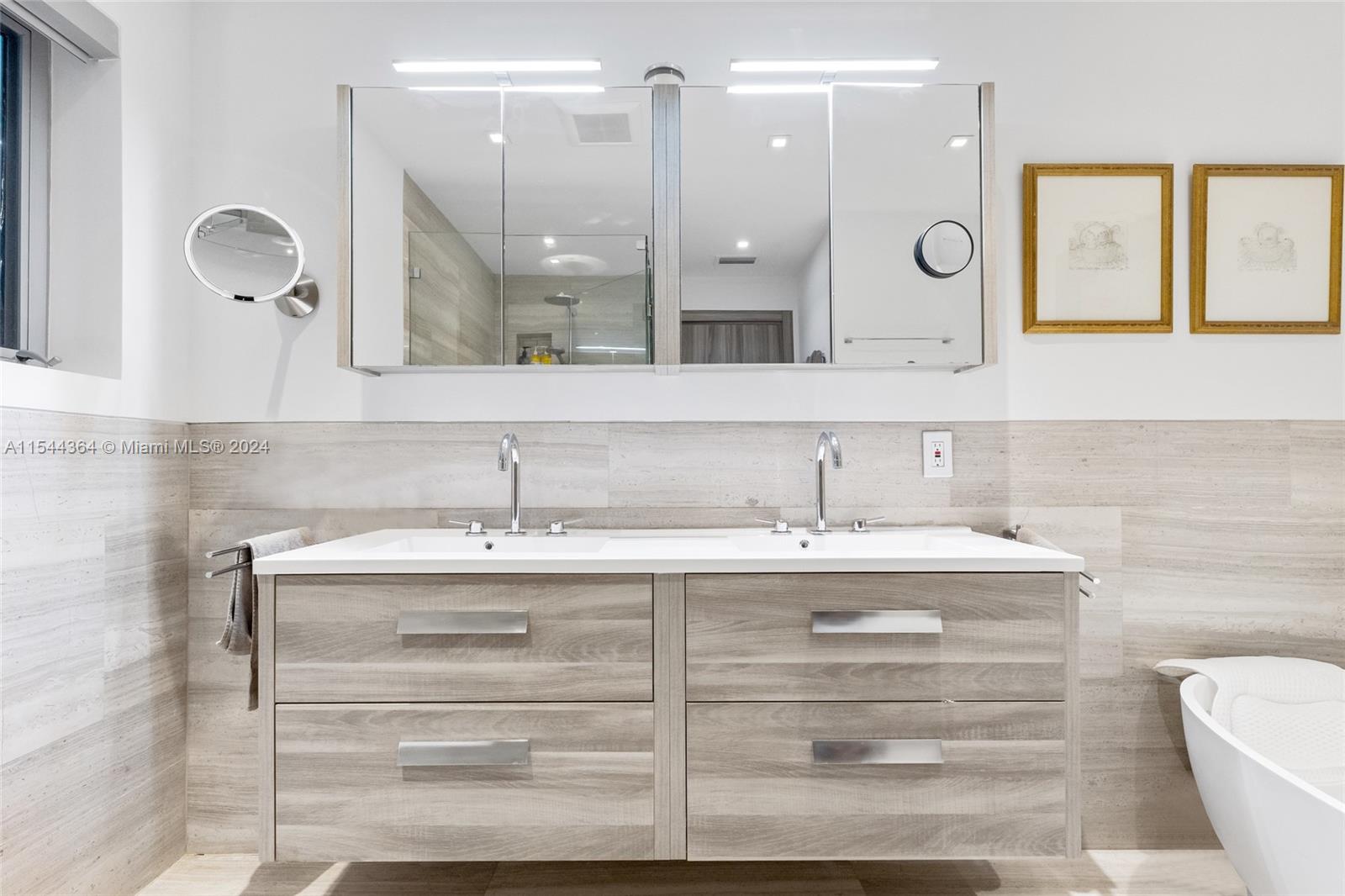 9301 N Bayshore Dr, Miami Shores, Florida 33138, 4 Bedrooms Bedrooms, ,4 BathroomsBathrooms,Residential,For Sale,9301 N Bayshore Dr,A11544364