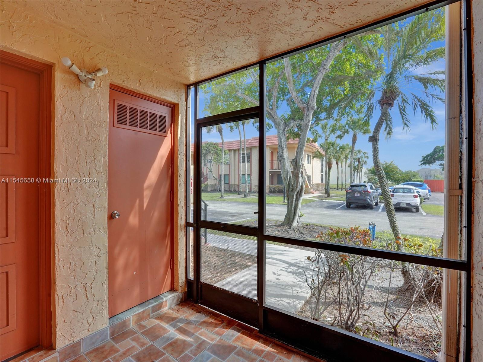 158 Lakeview Dr 103, Weston, FL 33326, 2 Bedrooms Bedrooms, ,2 BathroomsBathrooms,Residential,For Sale,Lakeview Dr,A11545658