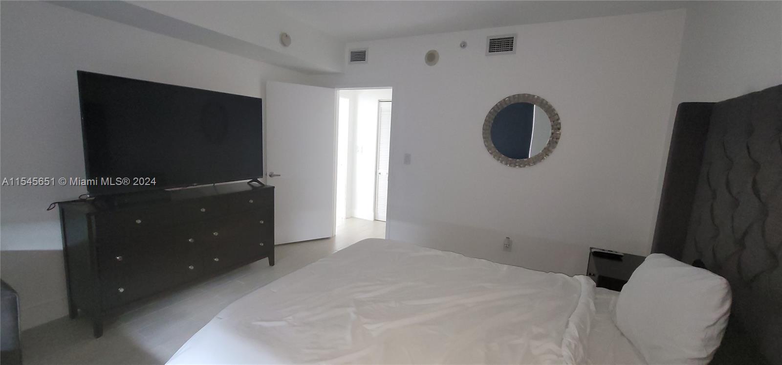 325 S Biscayne Blvd 2617, Miami, Florida 33131, 1 Bedroom Bedrooms, ,1 BathroomBathrooms,Residentiallease,For Rent,325 S Biscayne Blvd 2617,A11545651