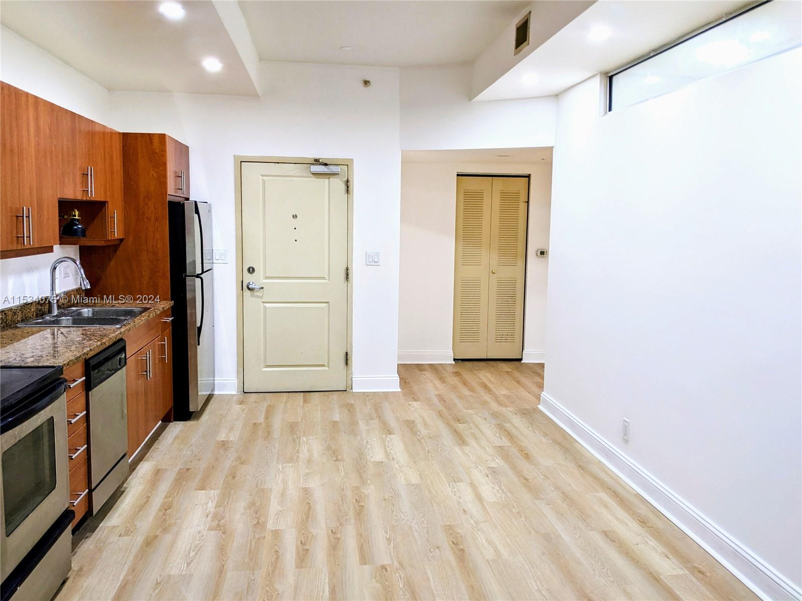 Miami, Florida 33131, 1 Bedroom Bedrooms, ,1 BathroomBathrooms,Residential,For Sale,A11534075