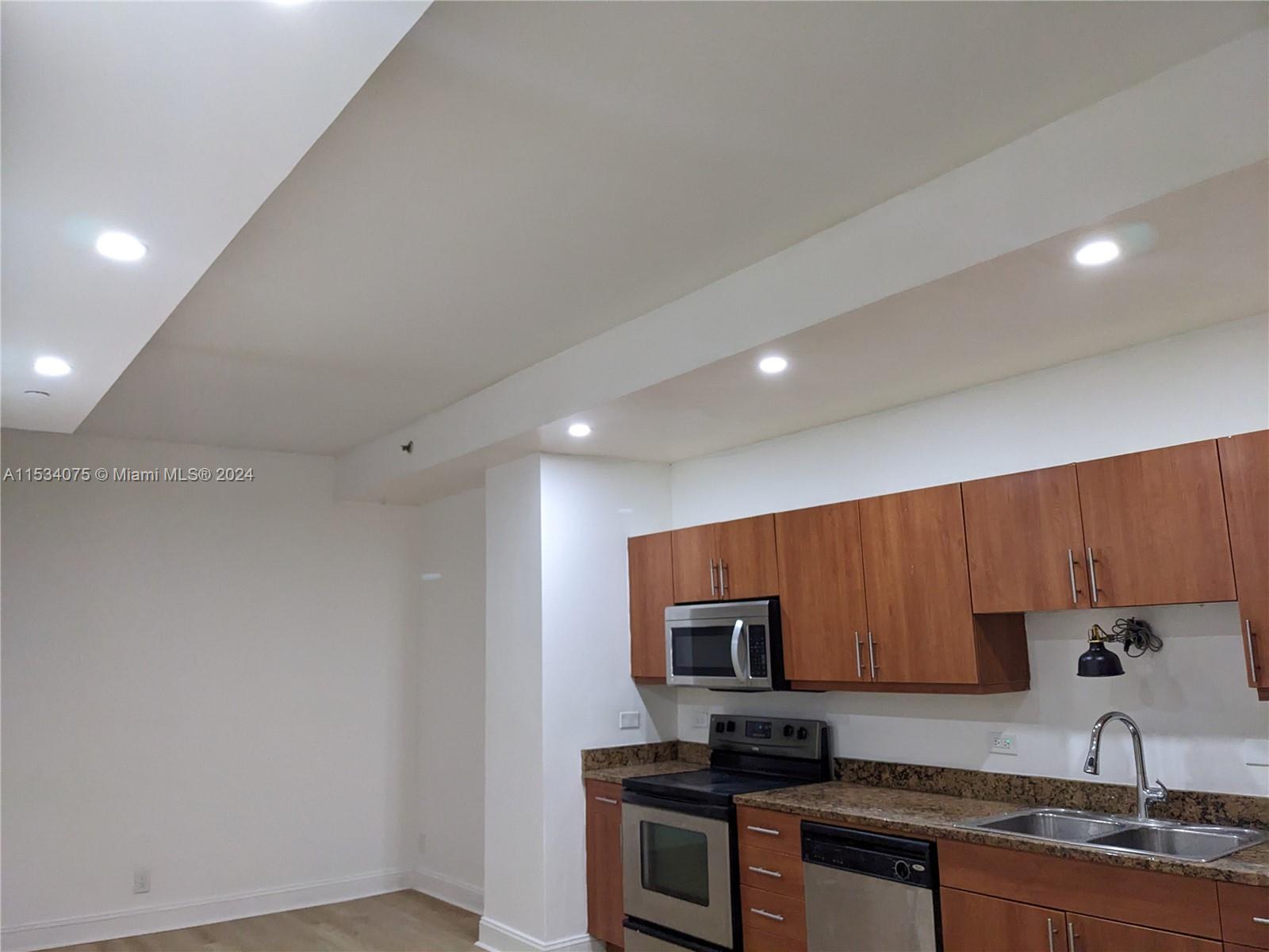 Miami, Florida 33131, 1 Bedroom Bedrooms, ,1 BathroomBathrooms,Residential,For Sale,A11534075