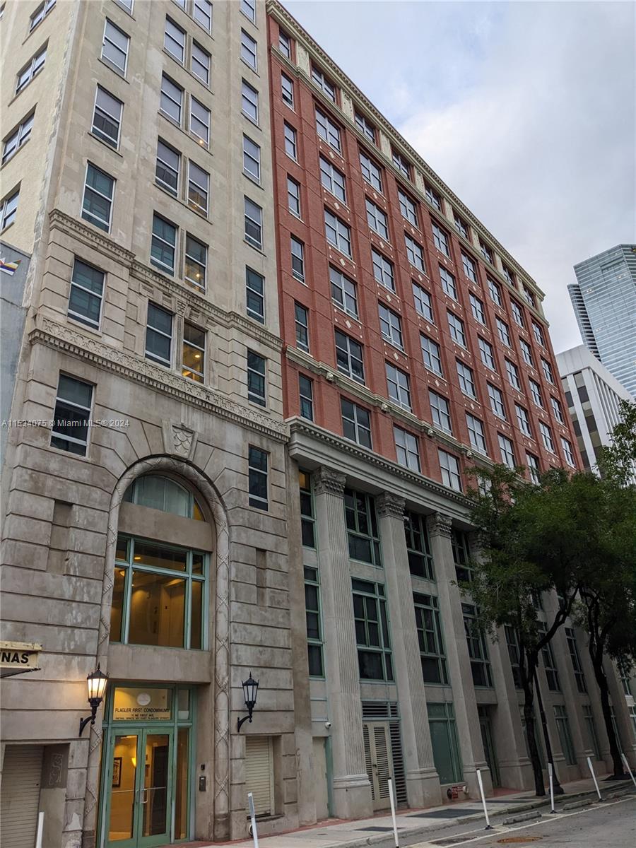 Miami, Florida 33131, 1 Bedroom Bedrooms, ,1 BathroomBathrooms,Residential,For Sale,A11534075