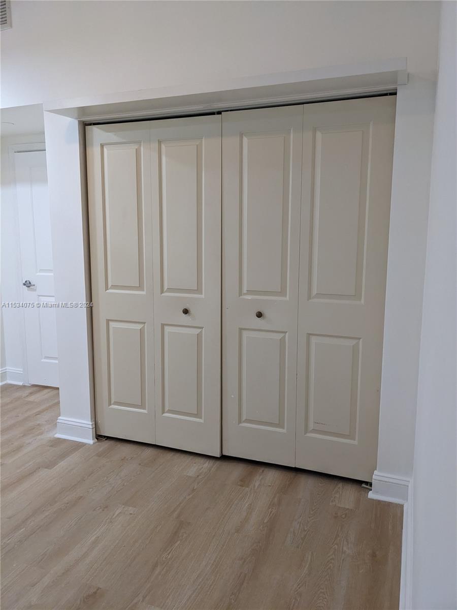 Miami, Florida 33131, 1 Bedroom Bedrooms, ,1 BathroomBathrooms,Residential,For Sale,A11534075