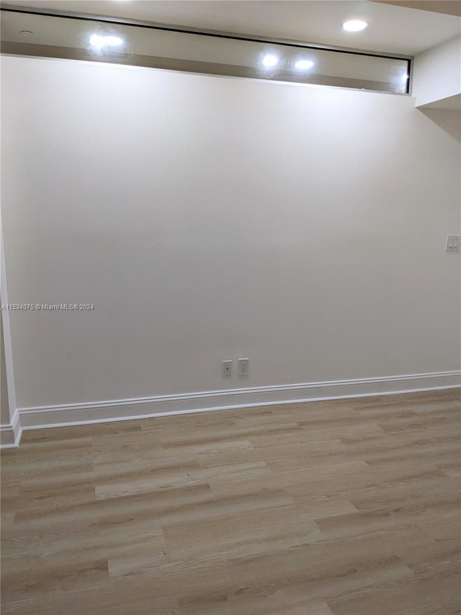 Miami, Florida 33131, 1 Bedroom Bedrooms, ,1 BathroomBathrooms,Residential,For Sale,A11534075