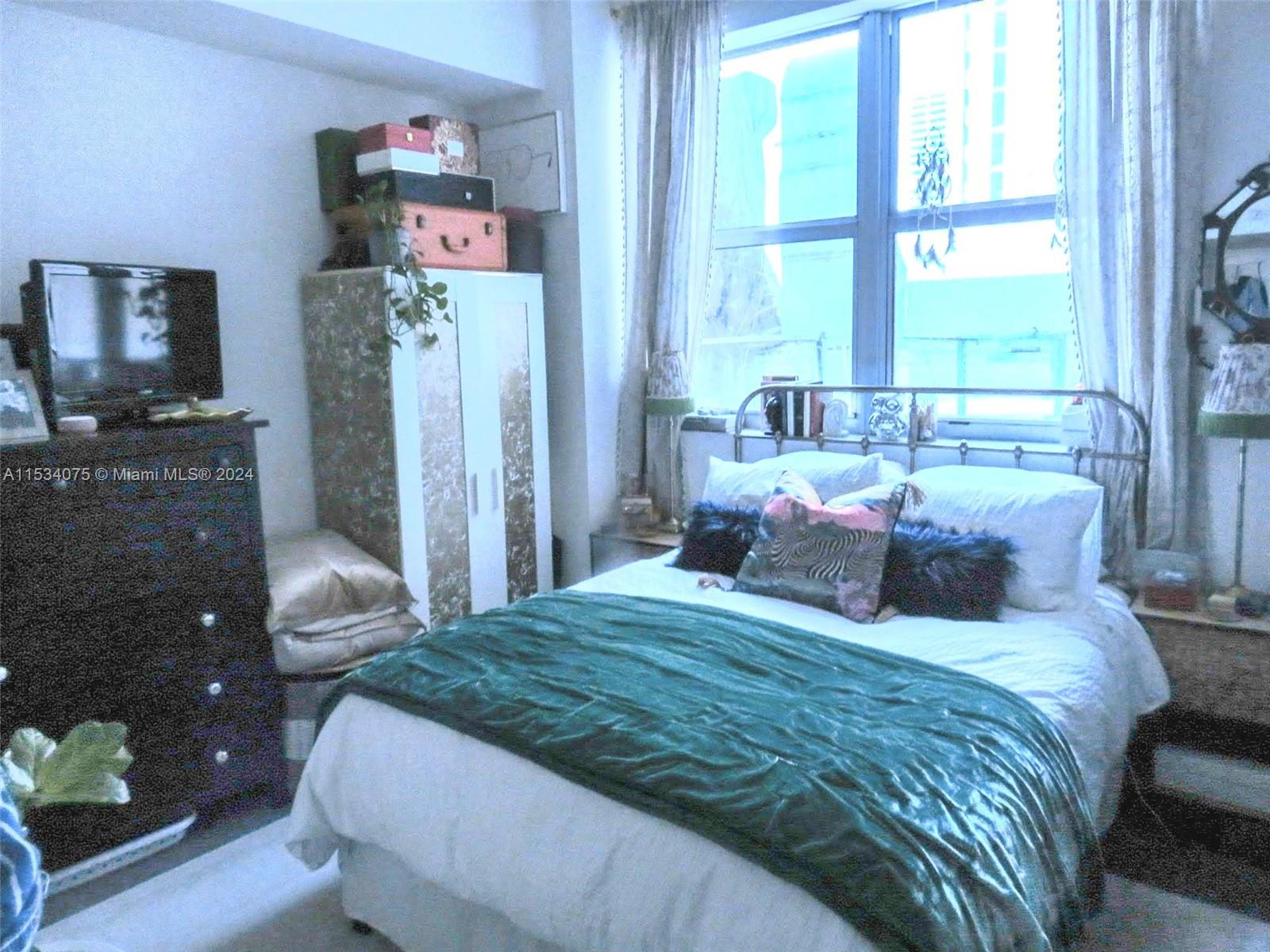 Miami, Florida 33131, 1 Bedroom Bedrooms, ,1 BathroomBathrooms,Residential,For Sale,A11534075