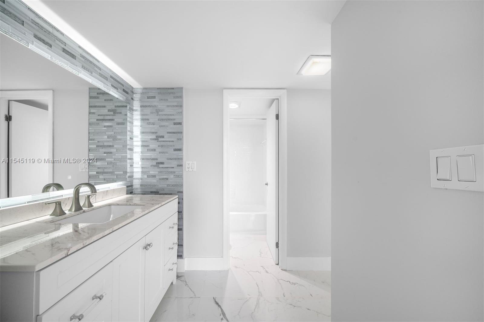 20379 Country Club Dr, Aventura, FL, 33180 United States, 2 Bedrooms Bedrooms, ,2 BathroomsBathrooms,Residential,For Sale,Country Club Dr,A11545119