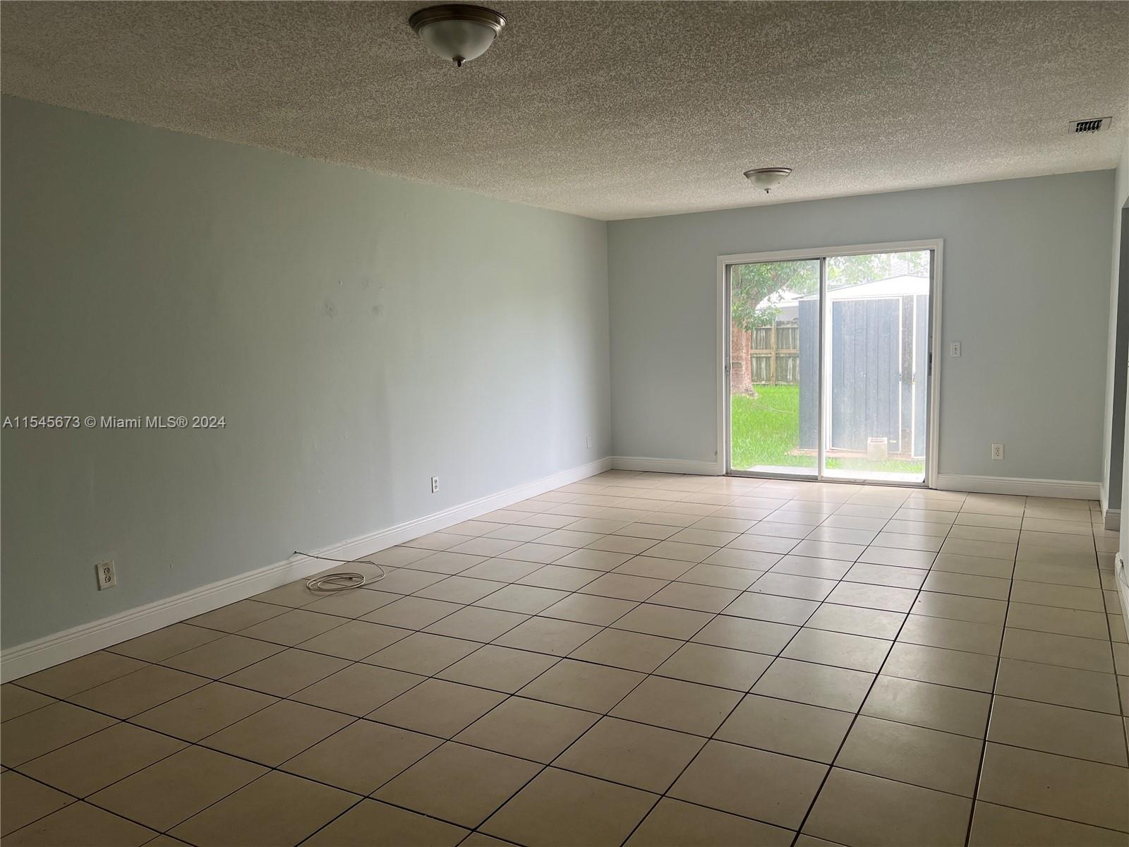 738 SW 9th St, Florida City, Florida 33034, 3 Bedrooms Bedrooms, ,2 BathroomsBathrooms,Residentiallease,For Rent,738 SW 9th St,A11545673