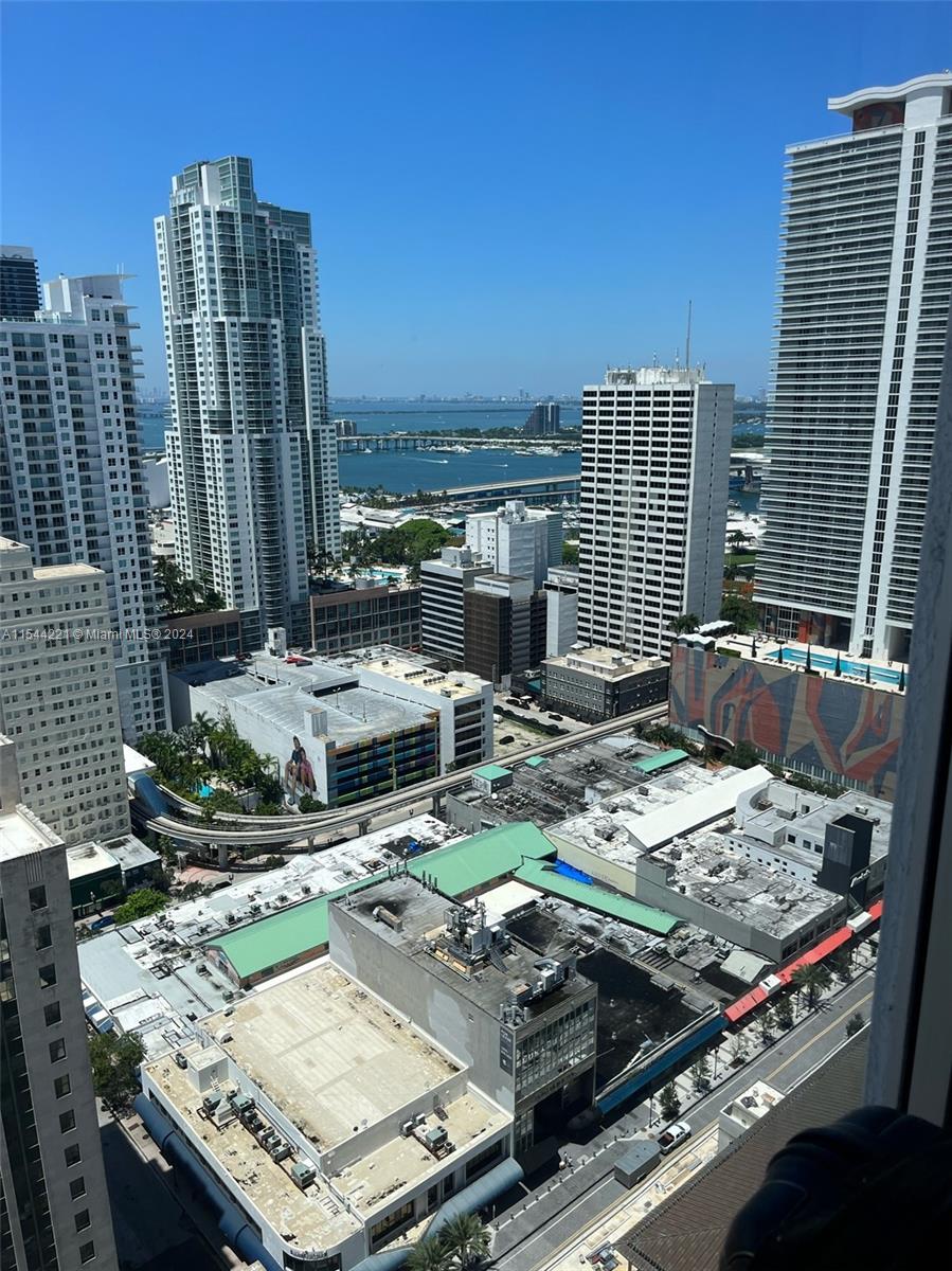 Miami, Florida 33131, 1 Bedroom Bedrooms, ,1 BathroomBathrooms,Residential,For Sale,A11544221