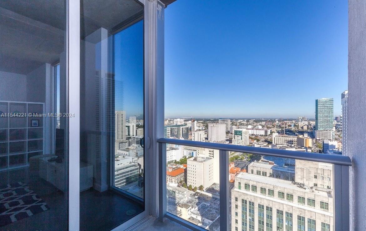 Miami, Florida 33131, 1 Bedroom Bedrooms, ,1 BathroomBathrooms,Residential,For Sale,A11544221