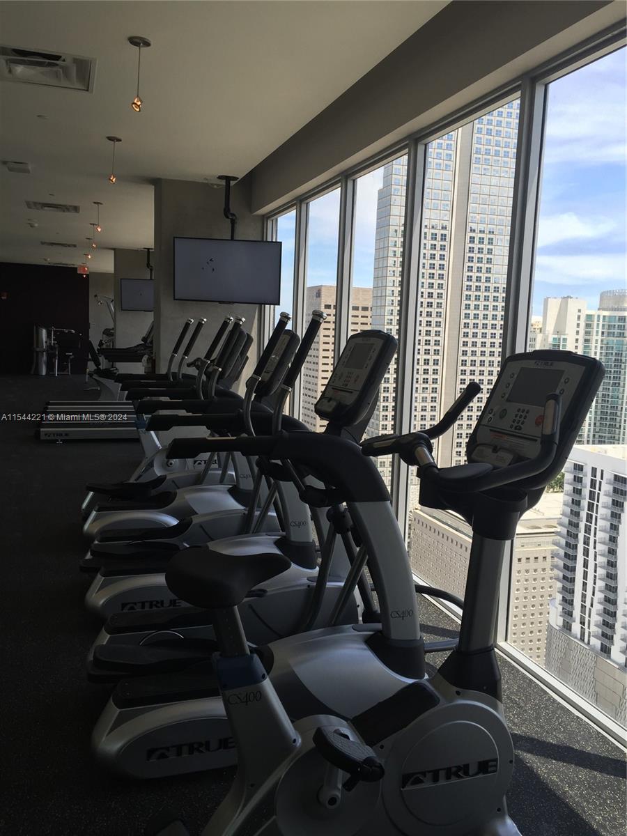 Miami, Florida 33131, 1 Bedroom Bedrooms, ,1 BathroomBathrooms,Residential,For Sale,A11544221