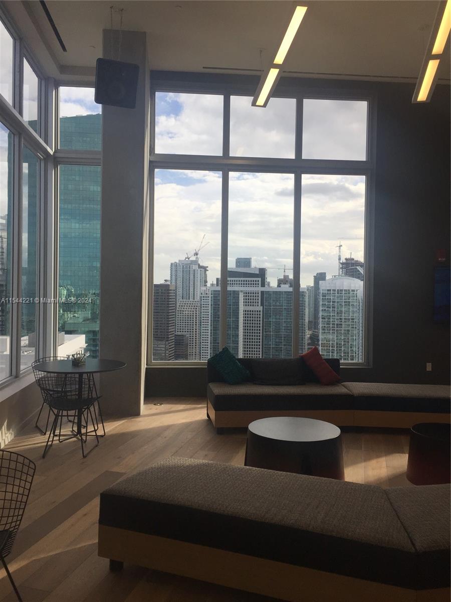 Miami, Florida 33131, 1 Bedroom Bedrooms, ,1 BathroomBathrooms,Residential,For Sale,A11544221