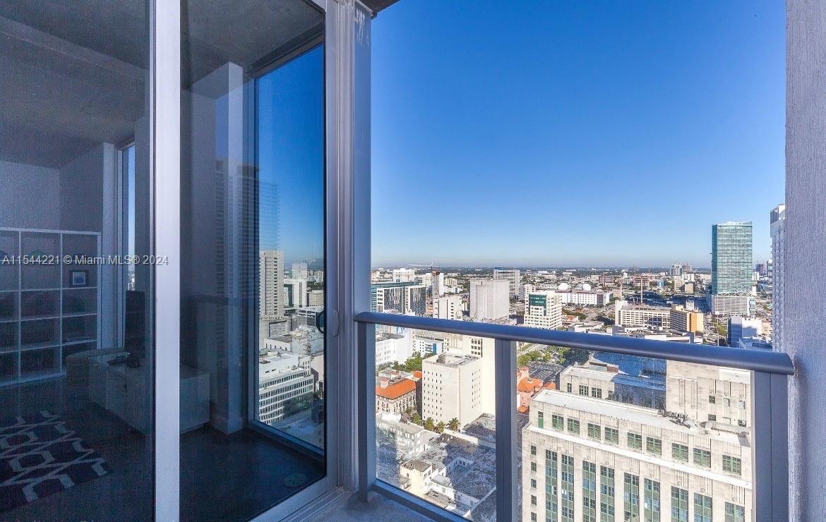 Miami, Florida 33131, 1 Bedroom Bedrooms, ,1 BathroomBathrooms,Residential,For Sale,A11544221