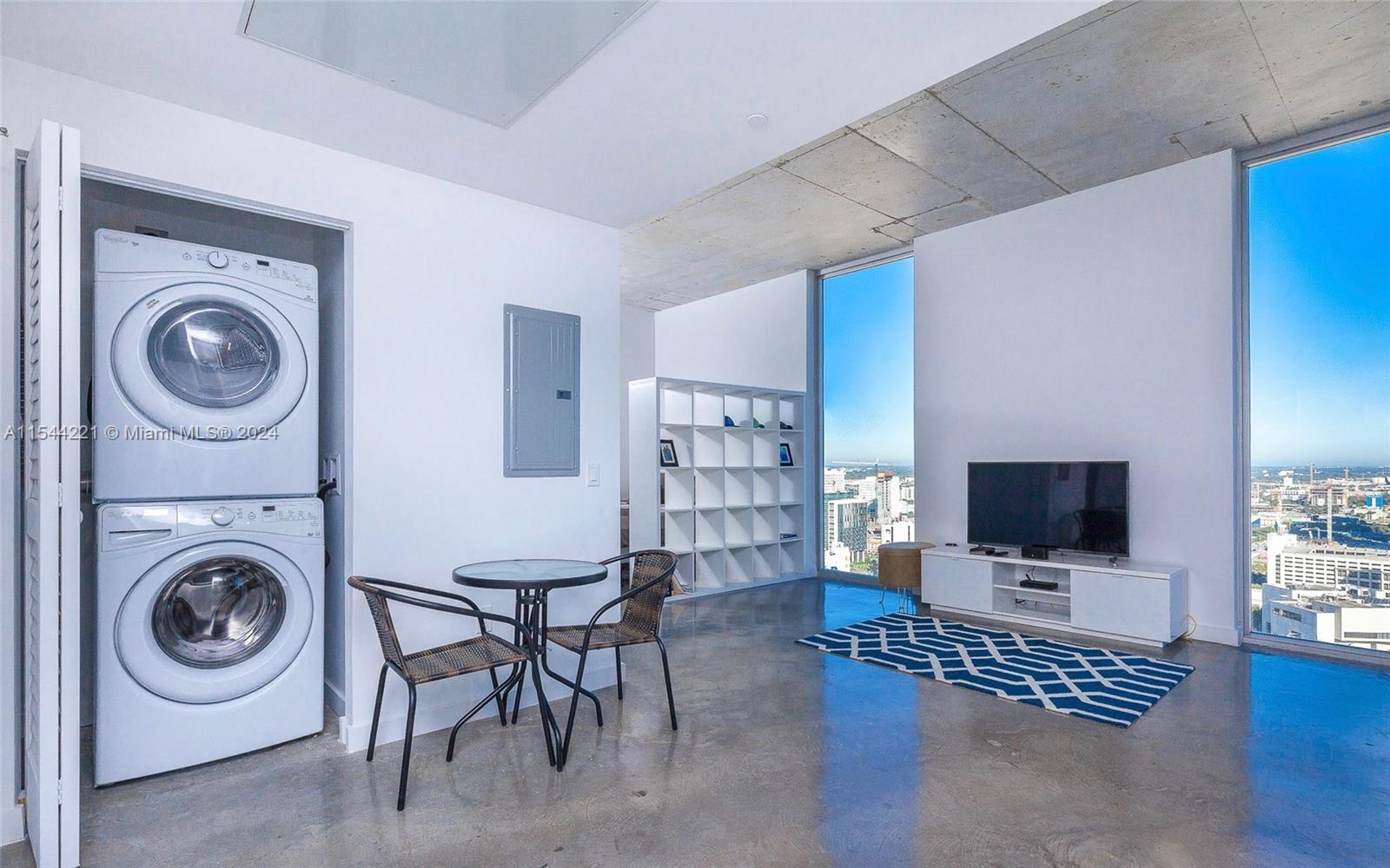 Miami, Florida 33131, 1 Bedroom Bedrooms, ,1 BathroomBathrooms,Residential,For Sale,A11544221