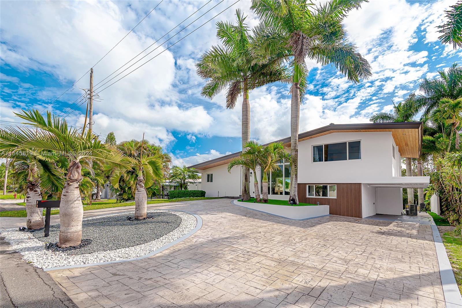 2436  Okeechobee Ln  For Sale A11545619, FL